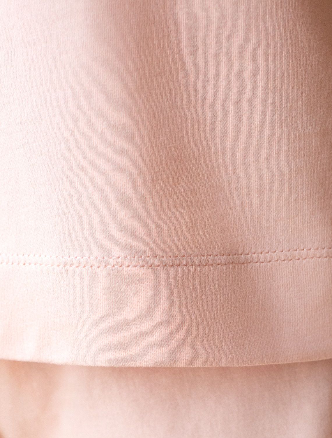 Свободная футболка с V-вырезом и цельнокроеным рукавом из 100% хлопка