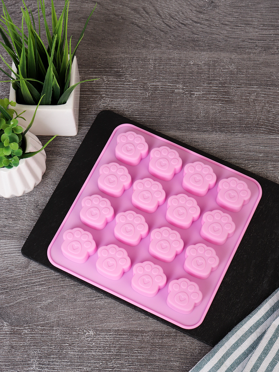 Форма для конфет мармелада и льда 16 ячеек силиконовая Лапки/16х16х1.6 см/ R-112 /уп 120/