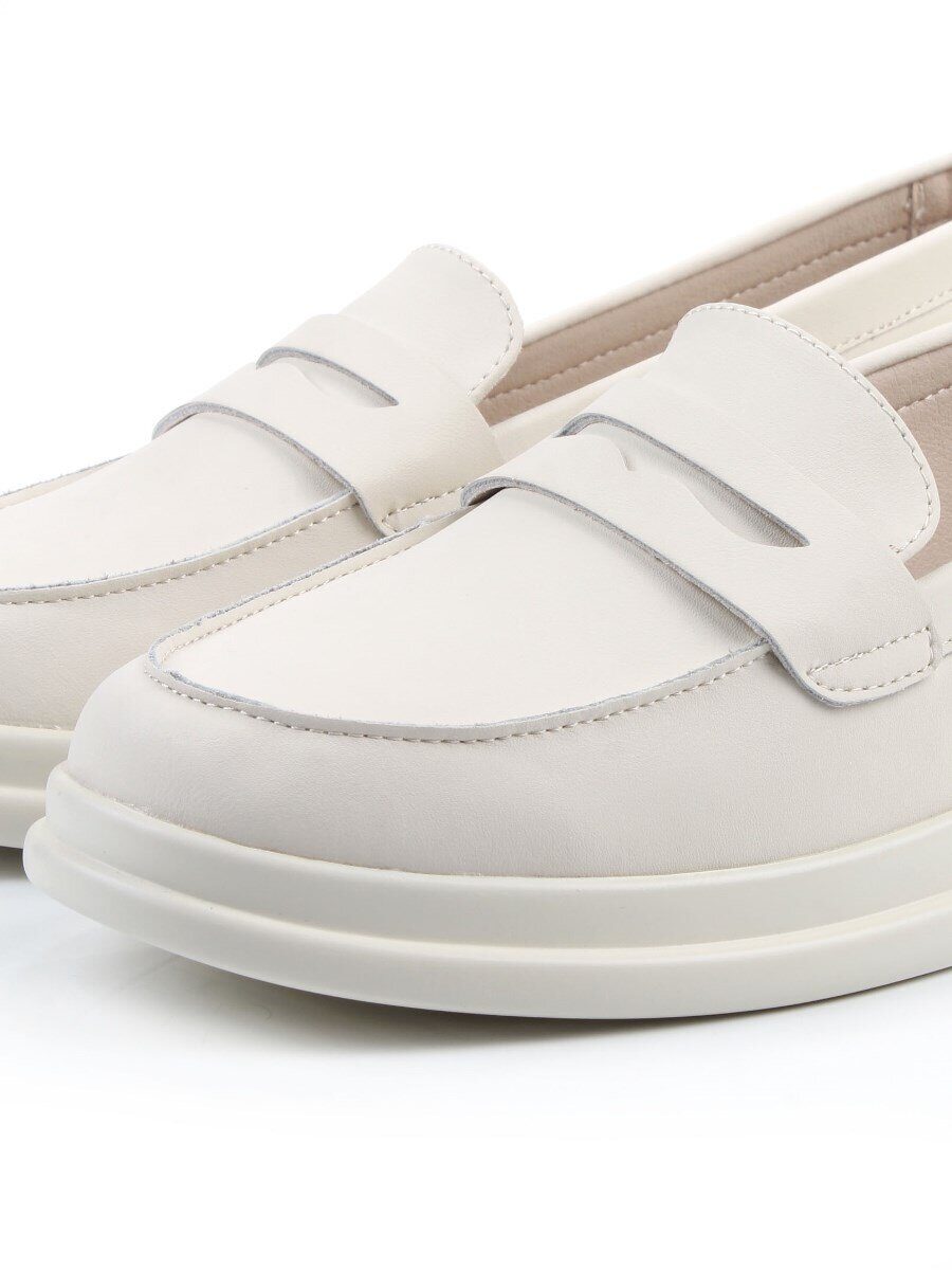 03-M37-11 MILK Лоферы женские (натуральная кожа)