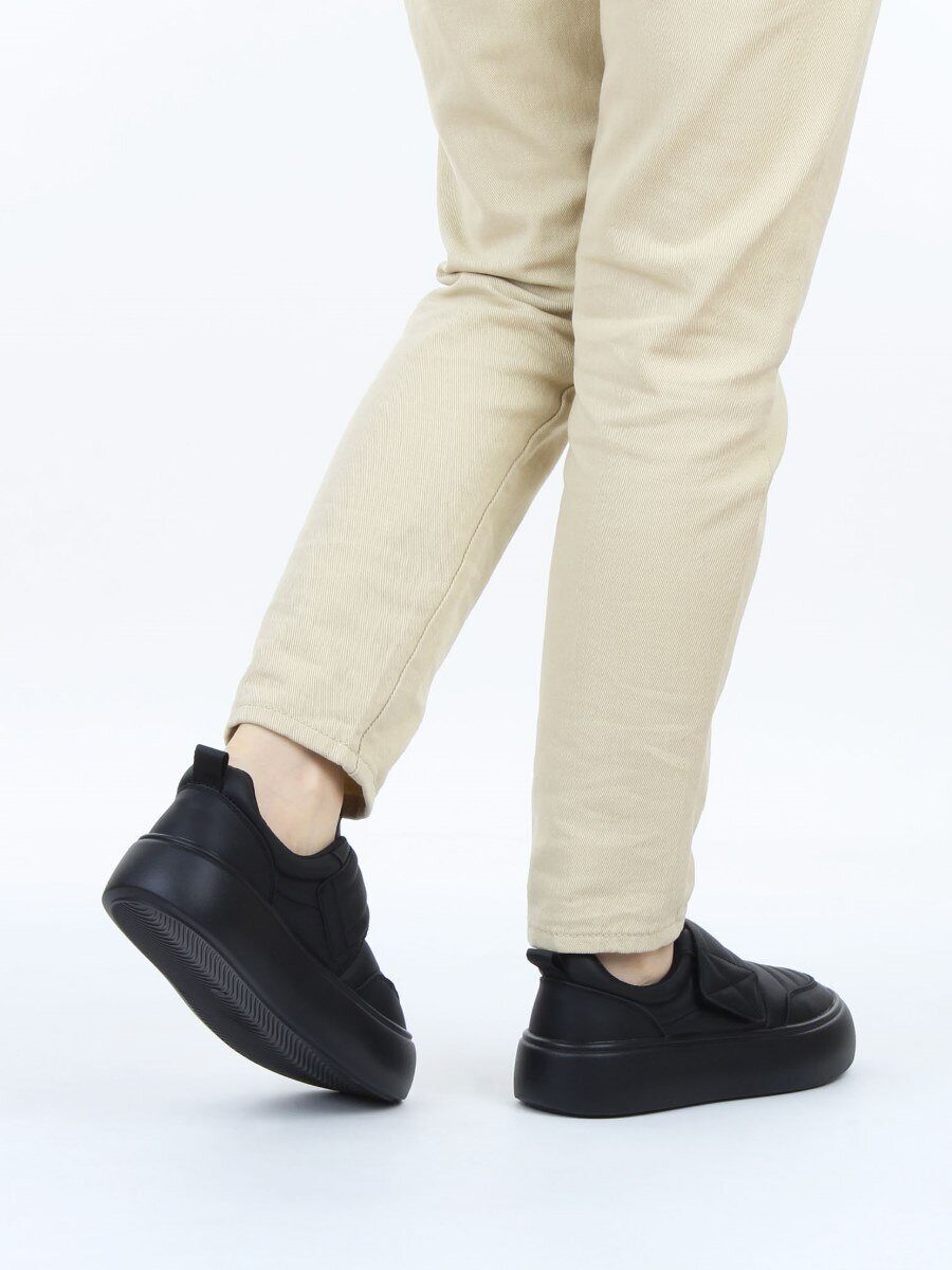 03-YH462-3 BLACK Полуботинки спортивные демисезонные женские (натуральная кожа)