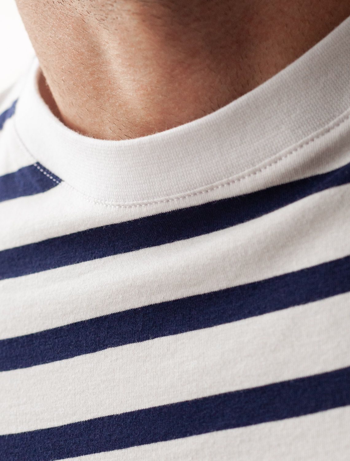 Футболка U49.983 белый-т.синий полоса