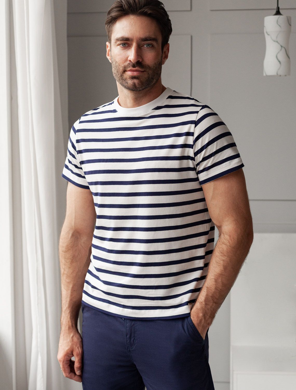 Футболка U49.983 белый-т.синий полоса