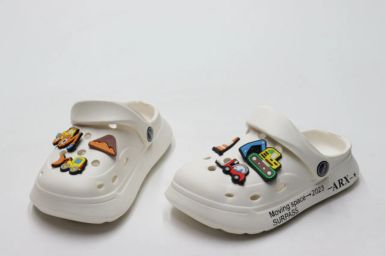 Ст.цена 690р.Сабо детские (24-35)р. / шт.