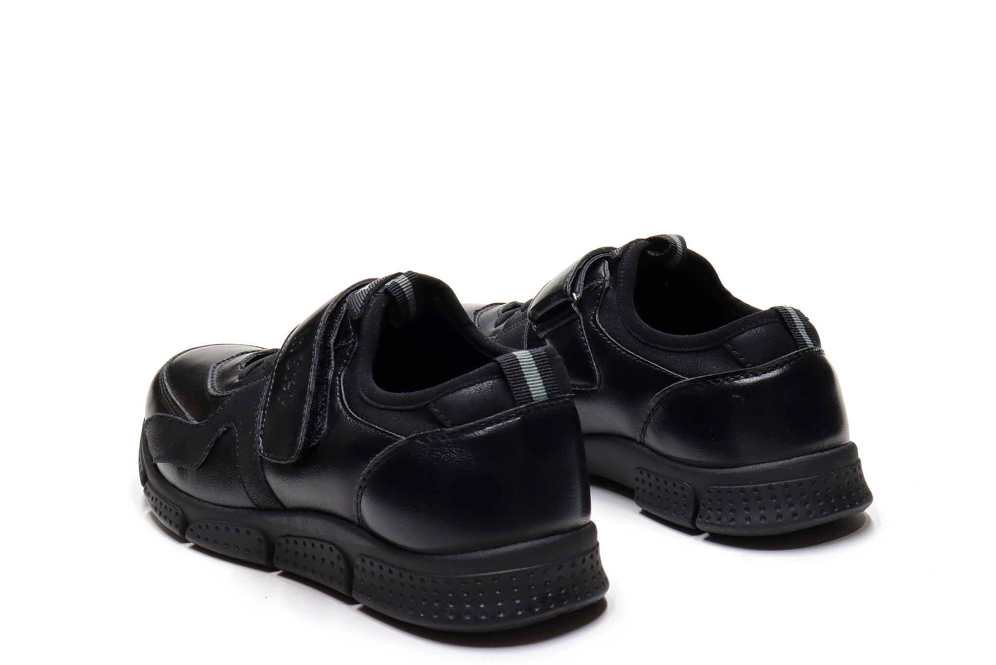 Ст.цена 828р.Кроссовки (36-41)р. / шт.