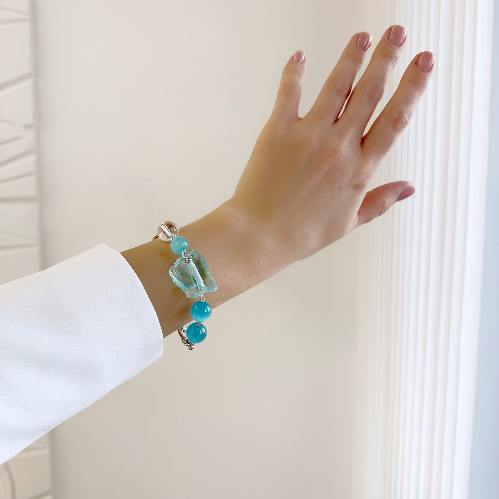 Браслет из аквакварцем и камнем кошачий глаз в фурнитуре из стали