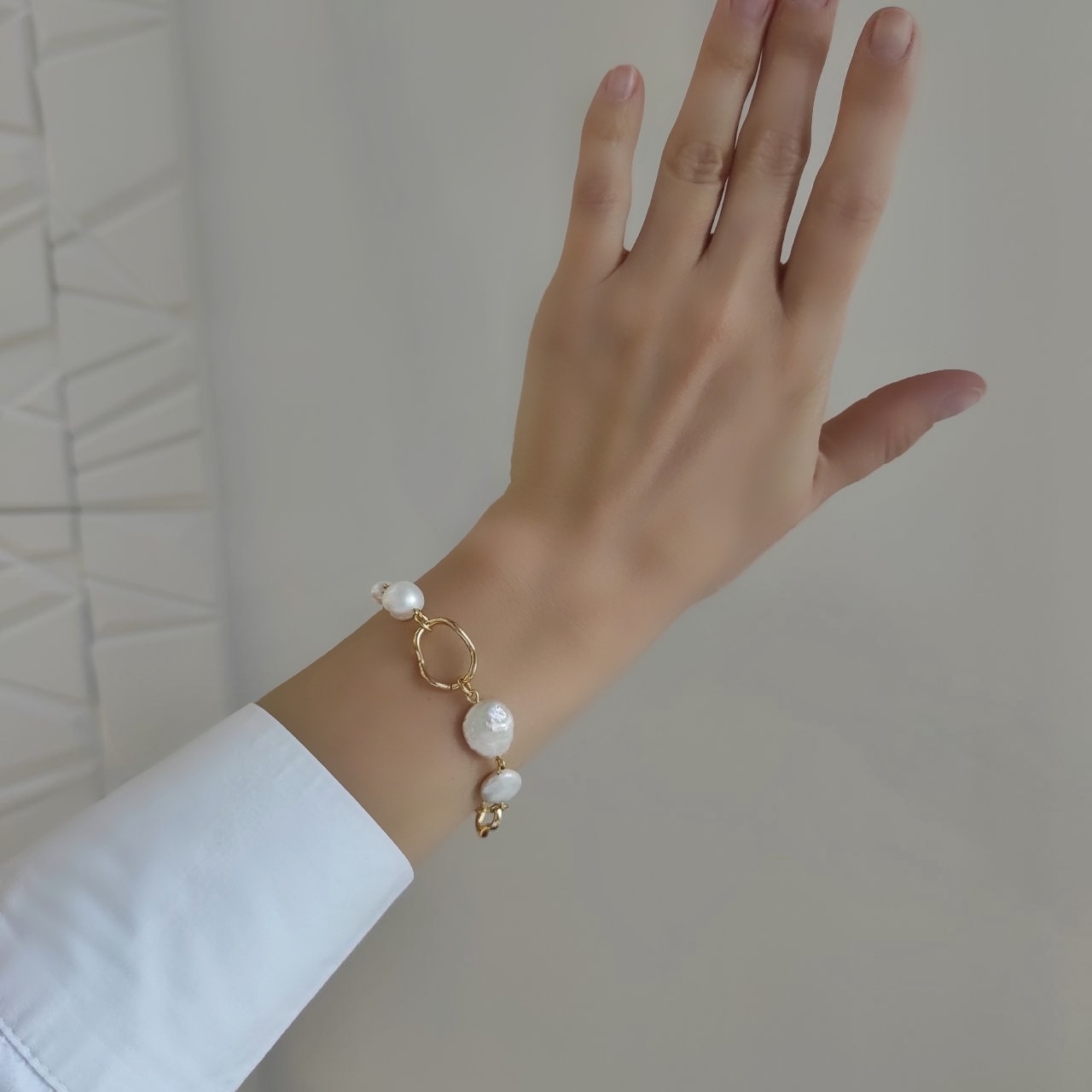 Браслет с жемчугом и позолоченными элементами Уценка