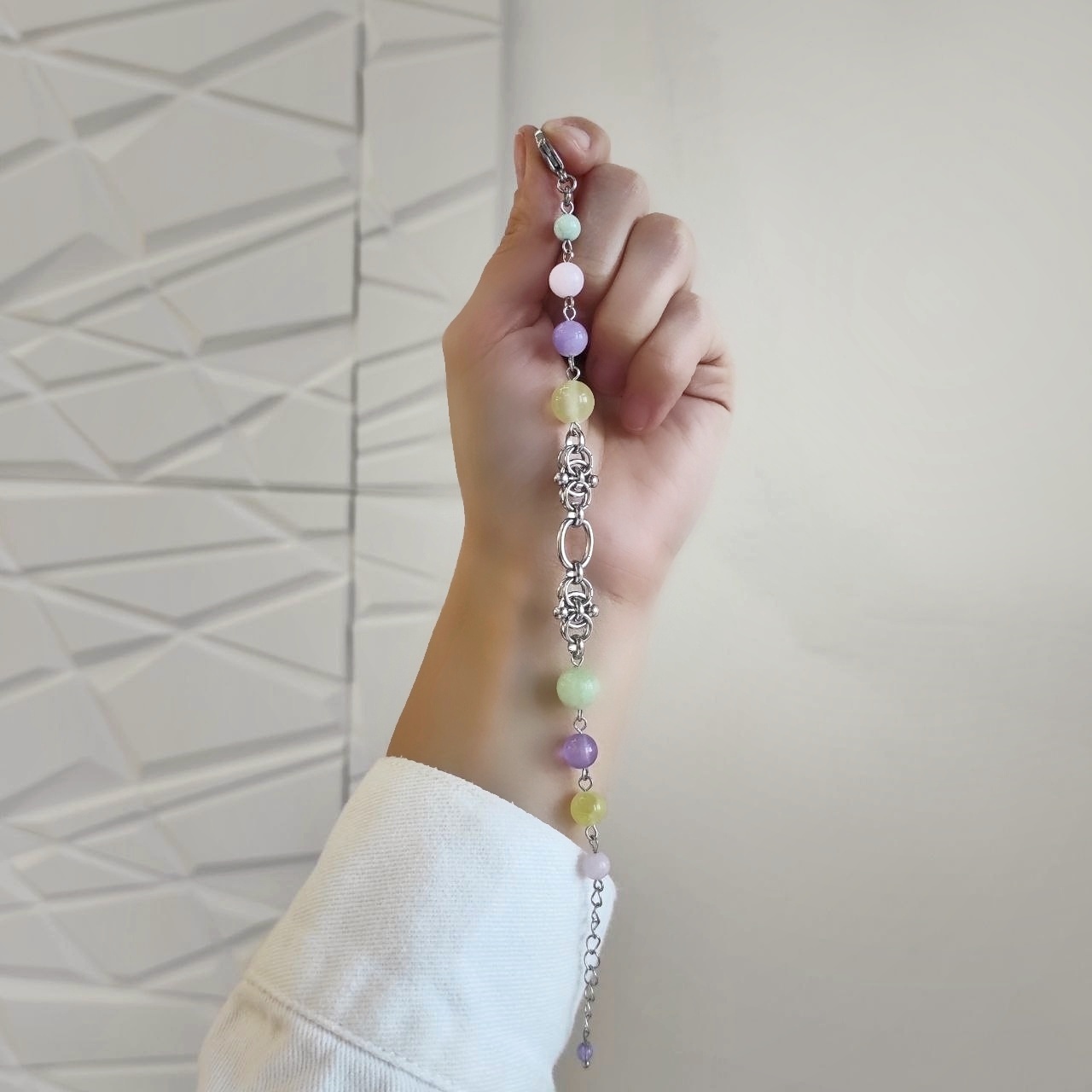 Браслет с кварцем пастельных оттенков: жёлтый, лавандовый, розовый, зелёный