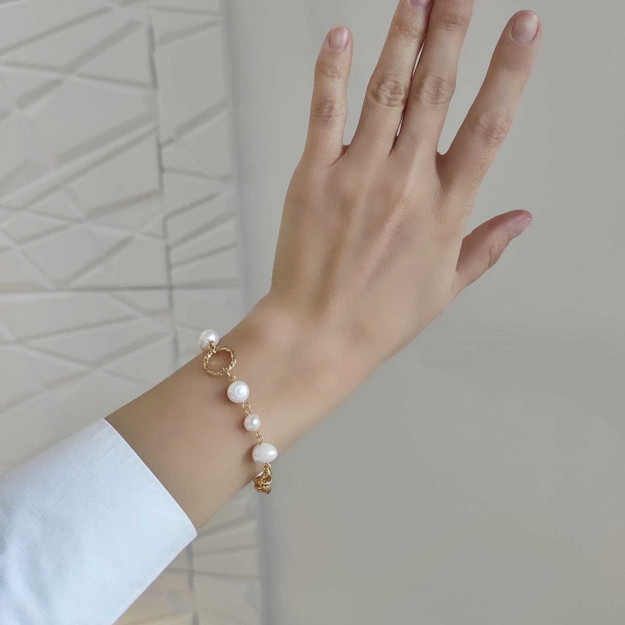 Браслет с пресноводным жемчугом и позолоченными элементами Уценка