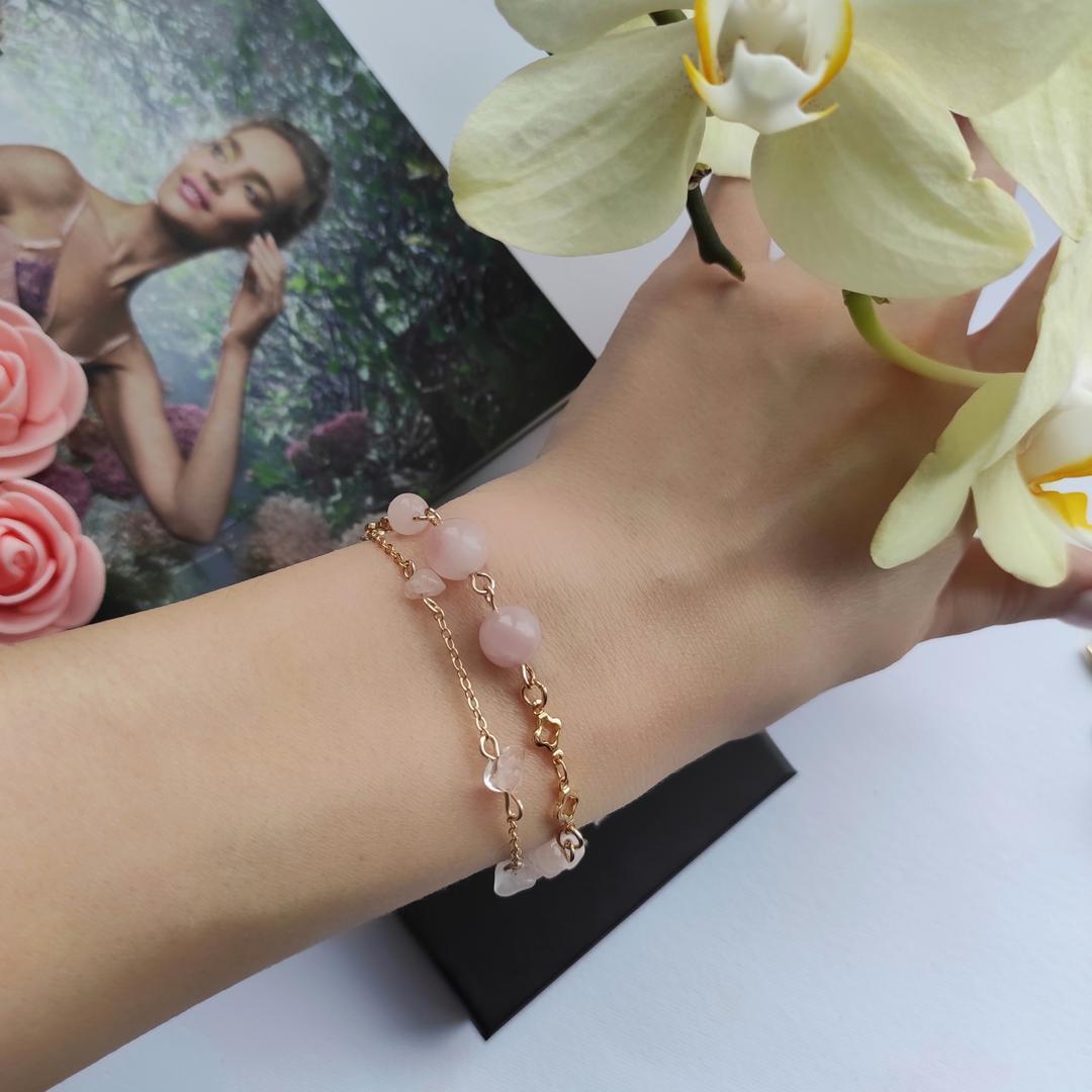 Браслет с розовым кварцем в позолоченной фурнитуре в 2 слоя