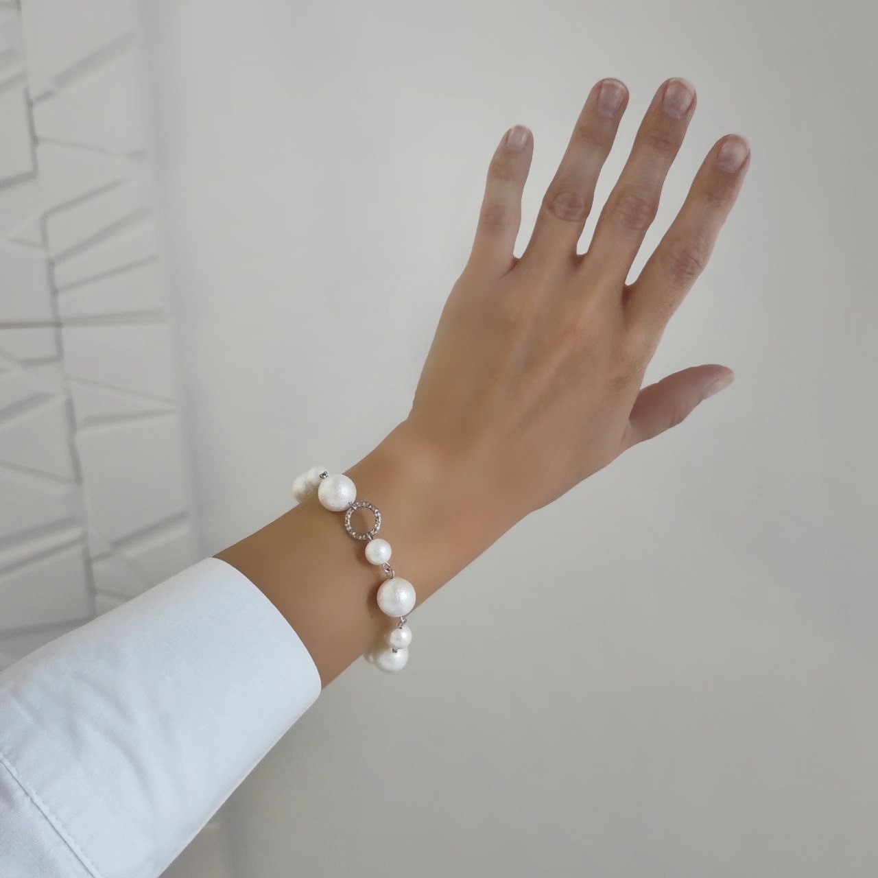 Браслет из белого хлопкового жемчуга
