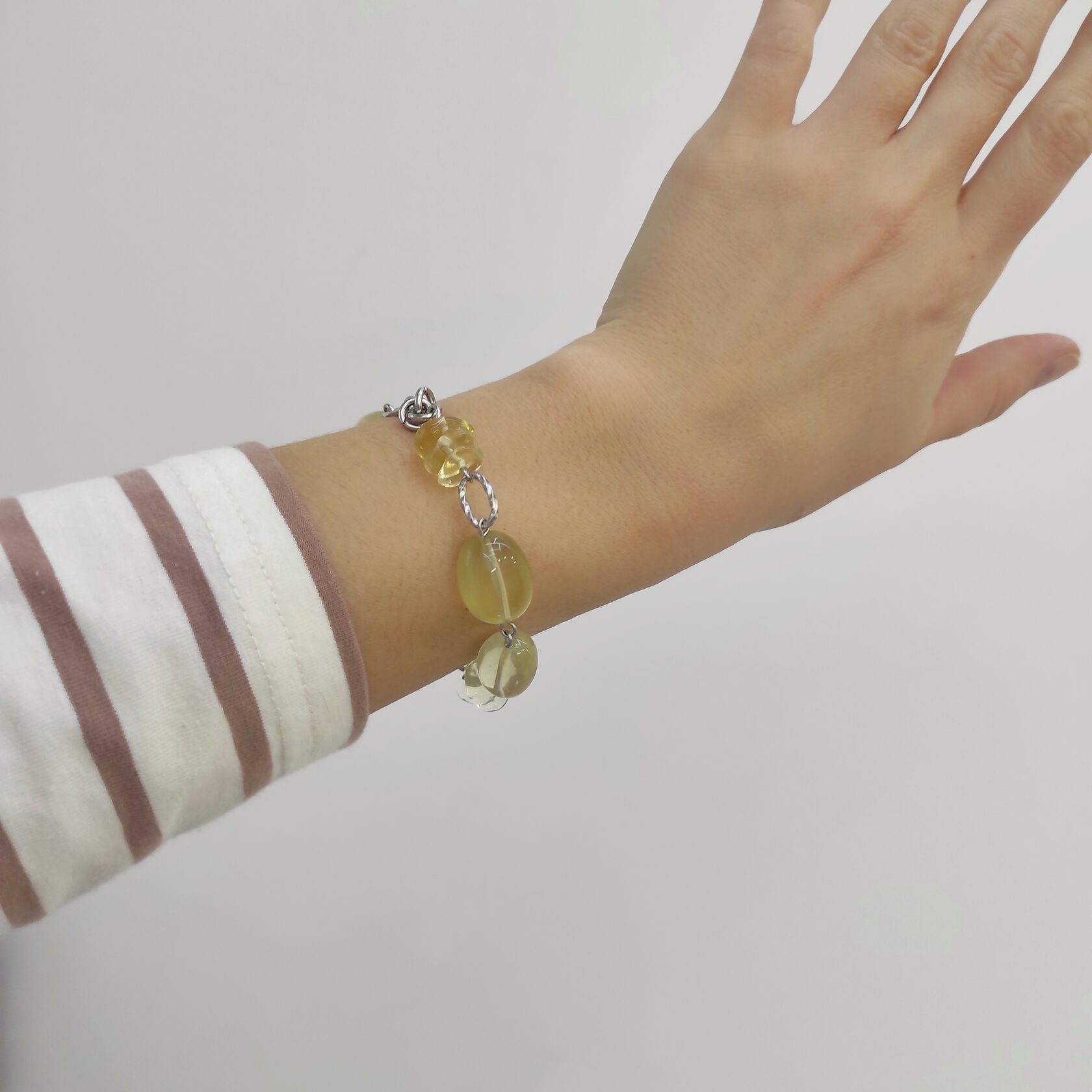 Браслет с лимонным цитрином, камни бочонки