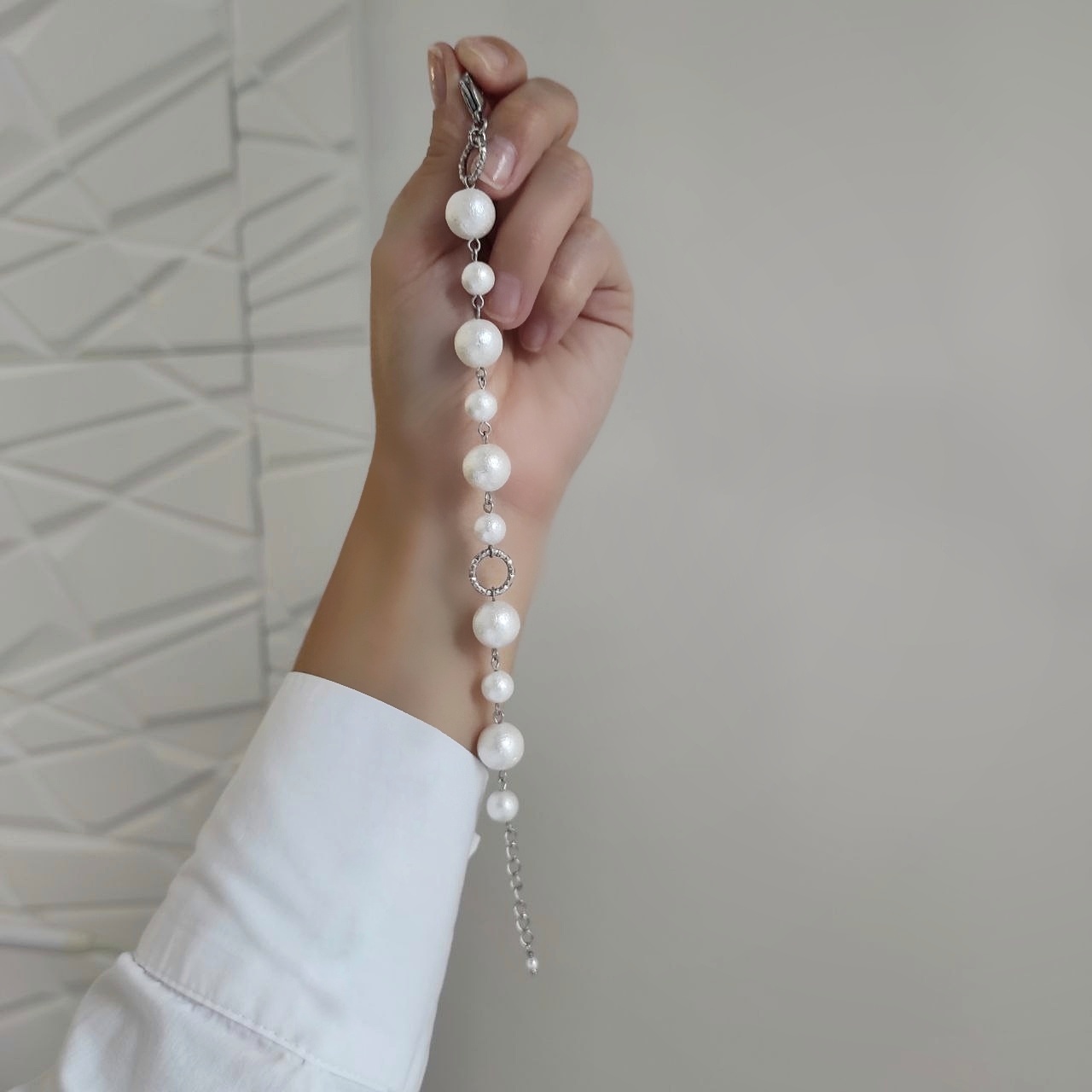Браслет из белого хлопкового жемчуга