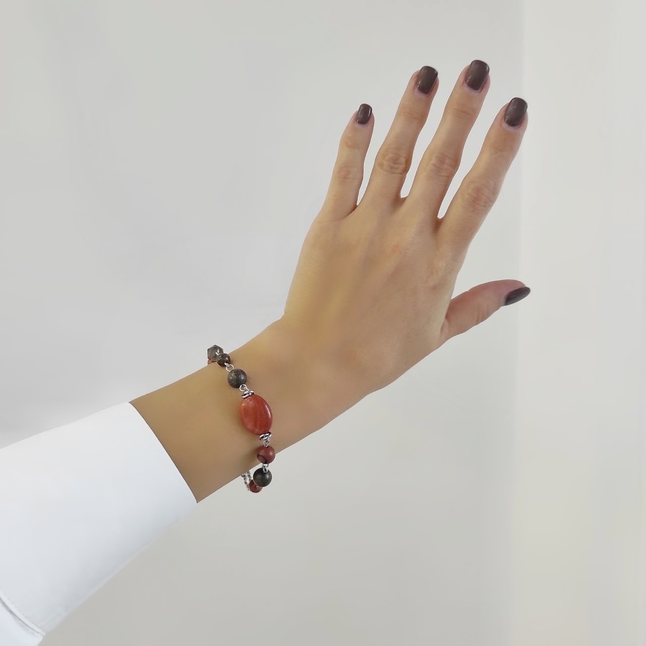 Браслет с красной яшмой и бронзитом