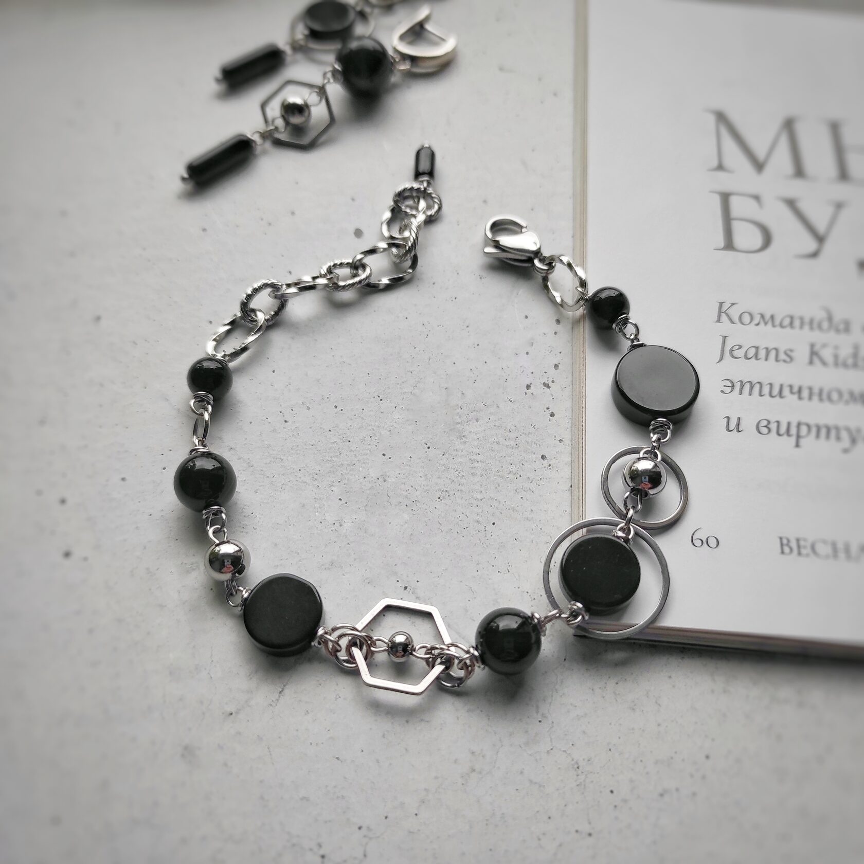 Браслет из черного агата в стиле геометрия