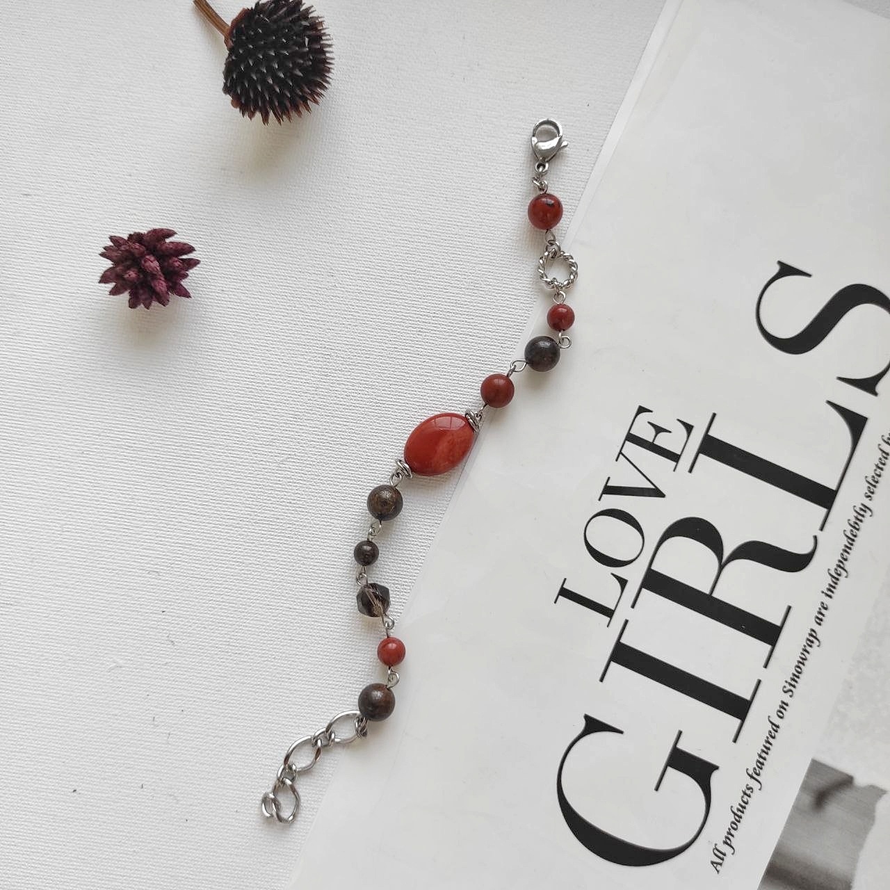 Браслет с красной яшмой и бронзитом