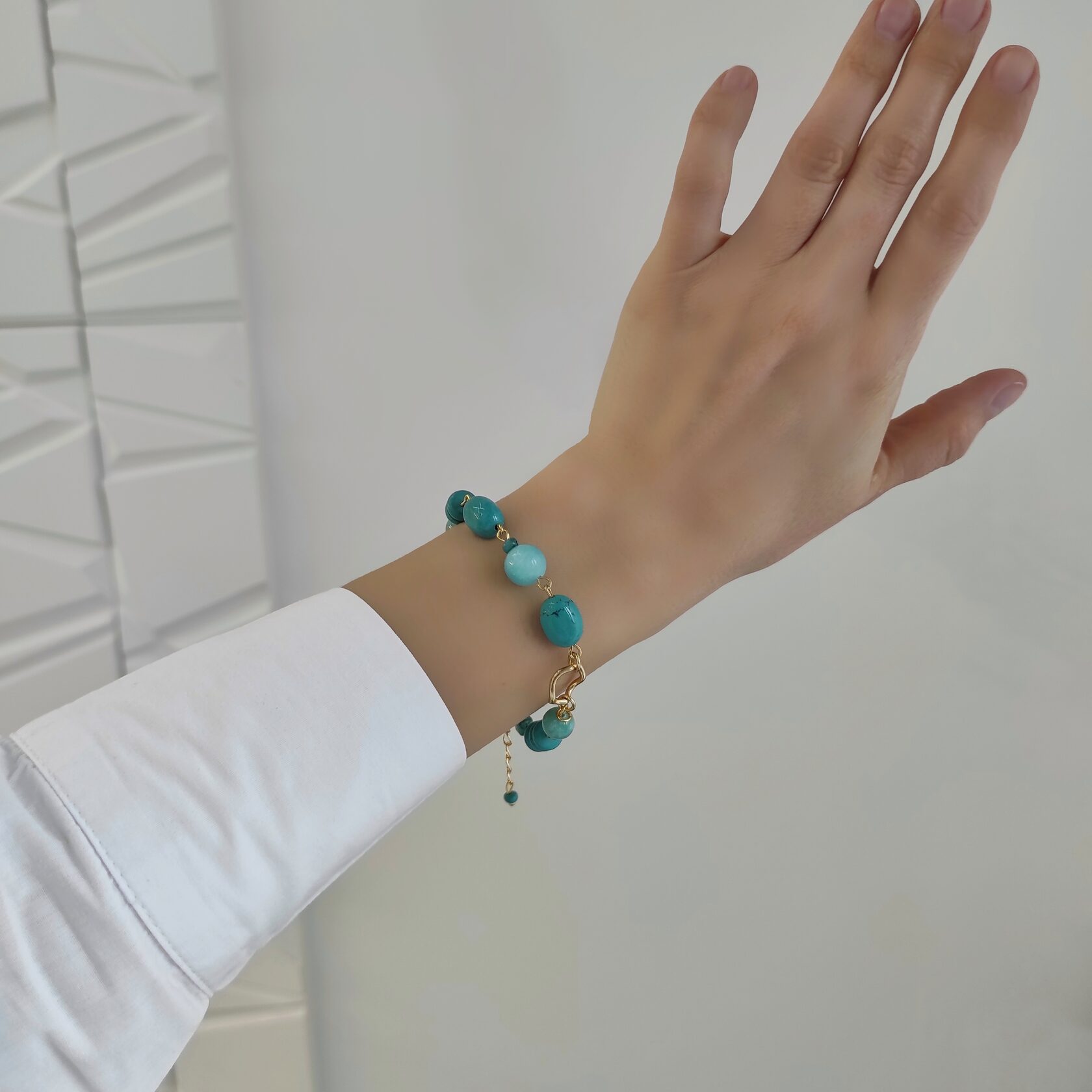 Браслет из турквинита цвета бирюзы, хризоколла и кальцита