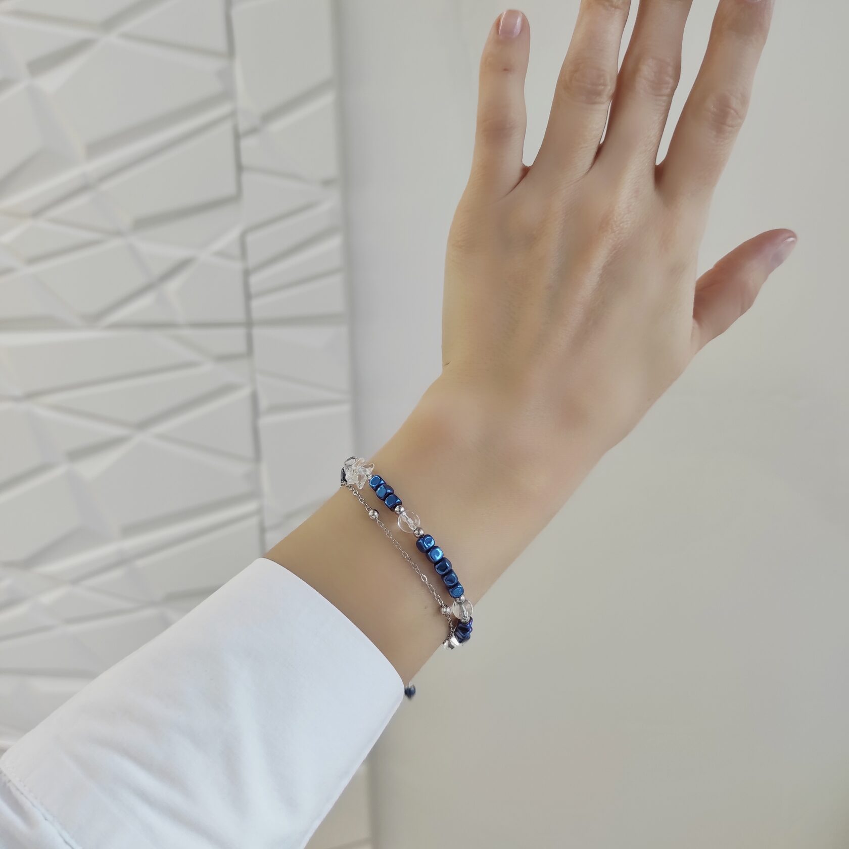 Браслет с синим гематитом