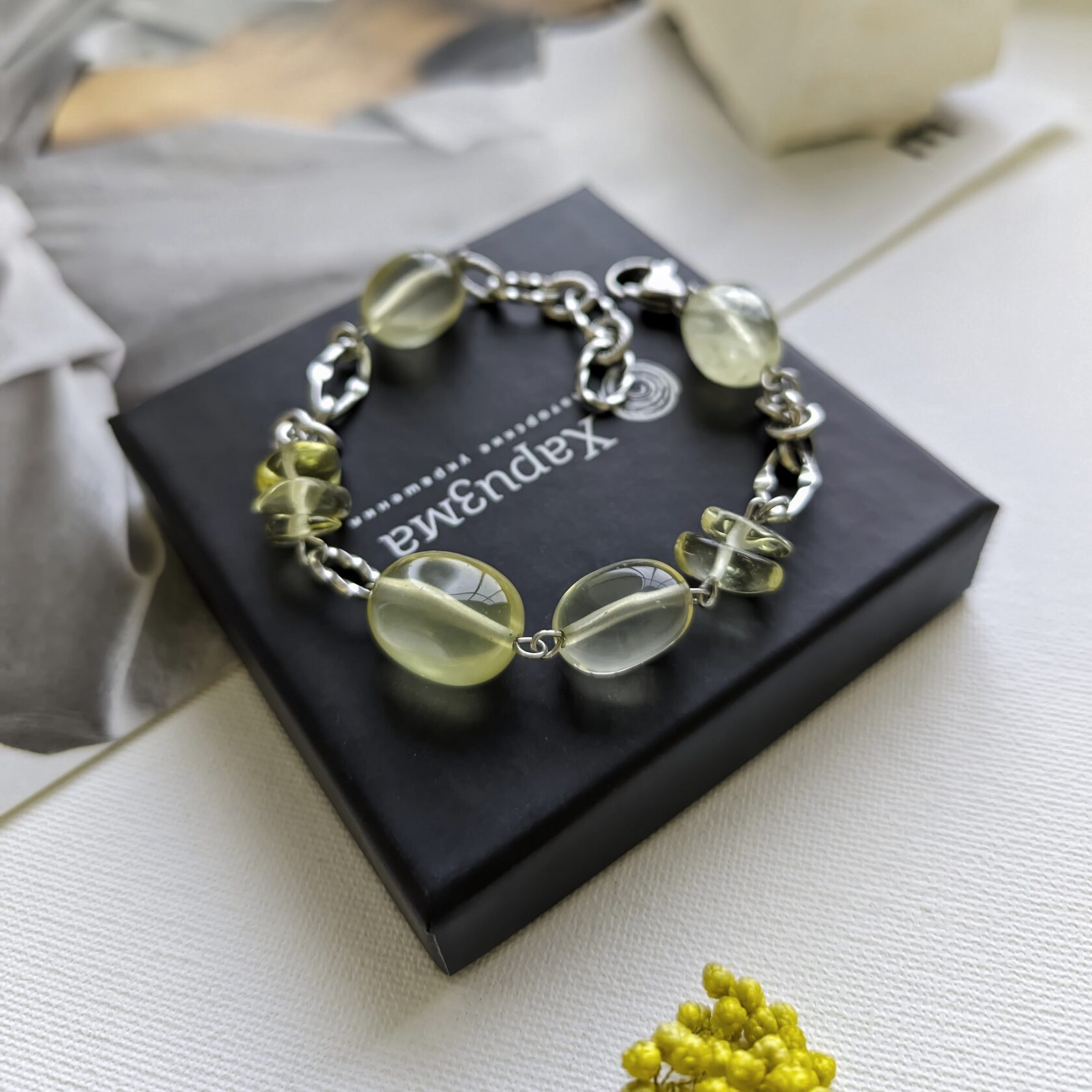 Браслет с лимонным цитрином, камни бочонки