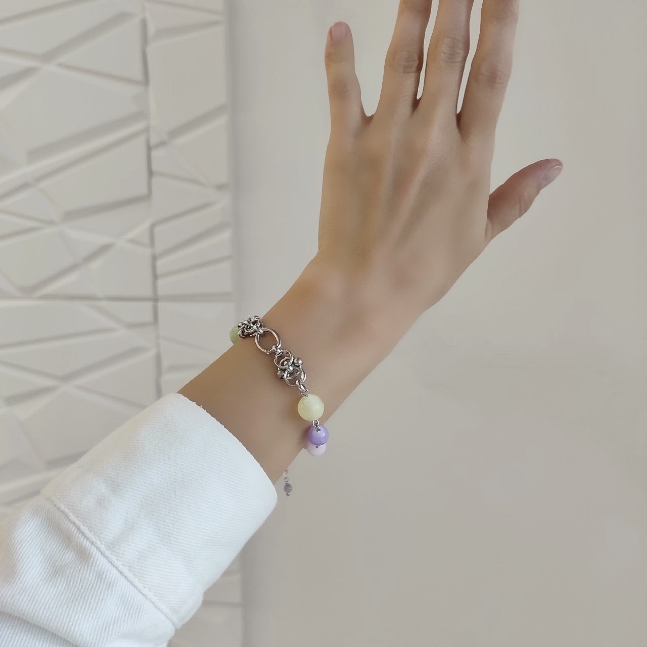 Браслет с кварцем пастельных оттенков: жёлтый, лавандовый, розовый, зелёный