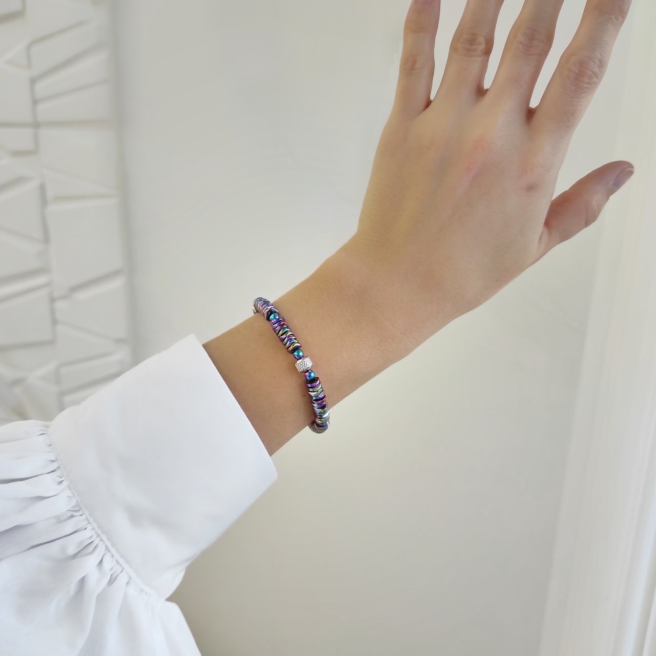 Браслет из гематита фиолетовые + зелёные оттенки