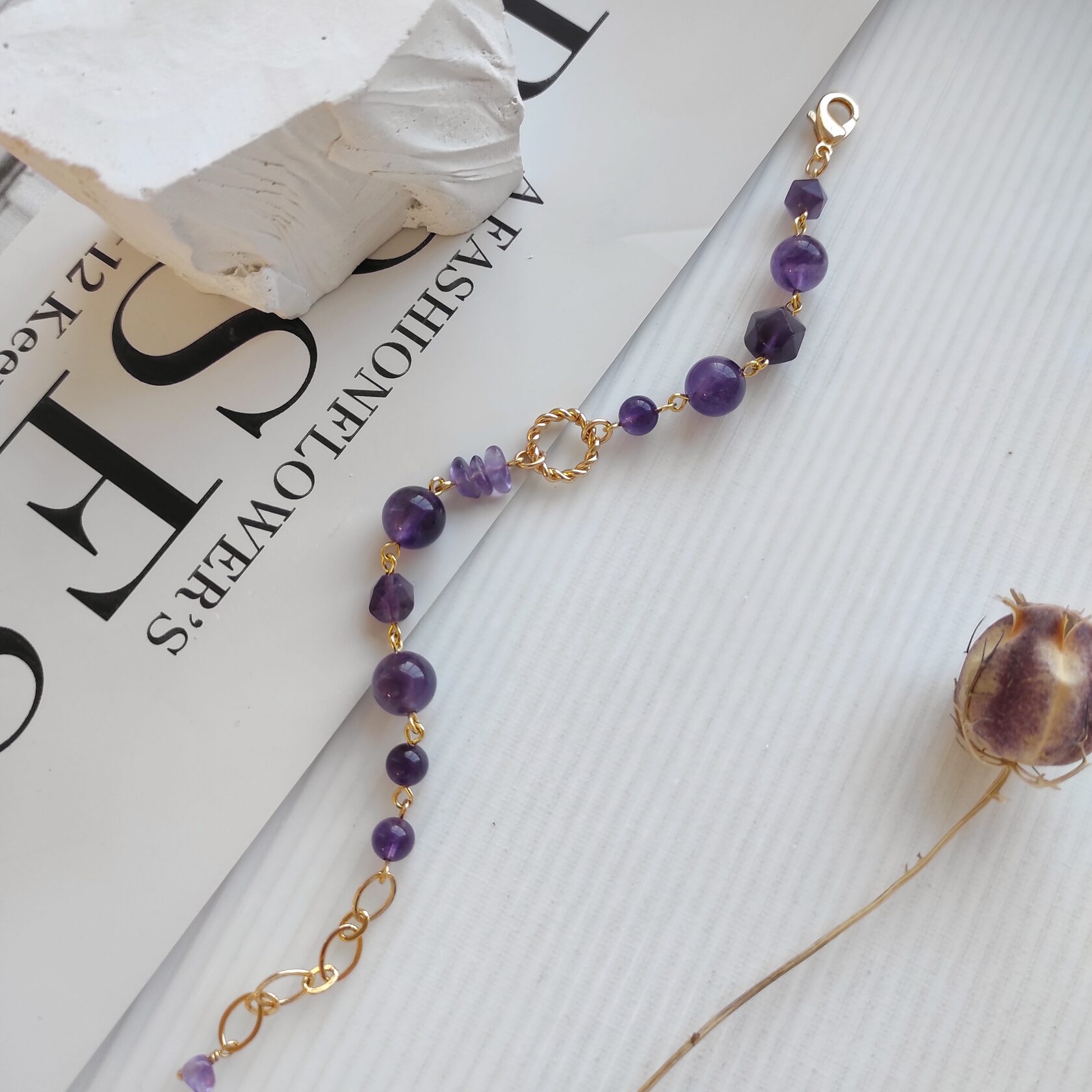 Браслет из аметистов в позолоченой фурнитуре