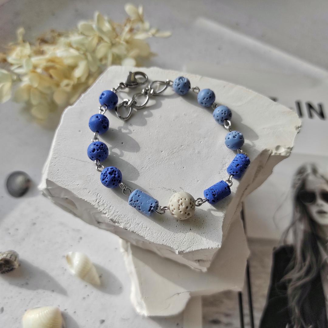 Браслет из вулканита, сине-голубые оттенки