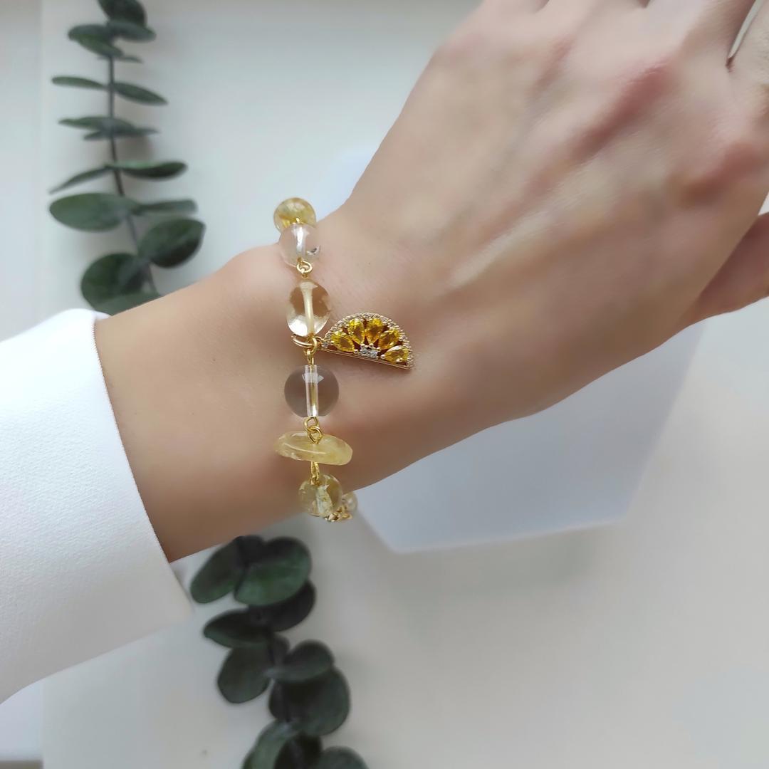 Браслет из цитрина, горного хрусталя с долькой лимона