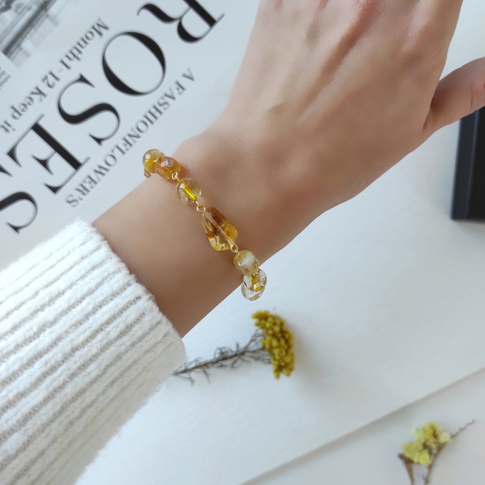 Браслет с цитрином, камни разной формы