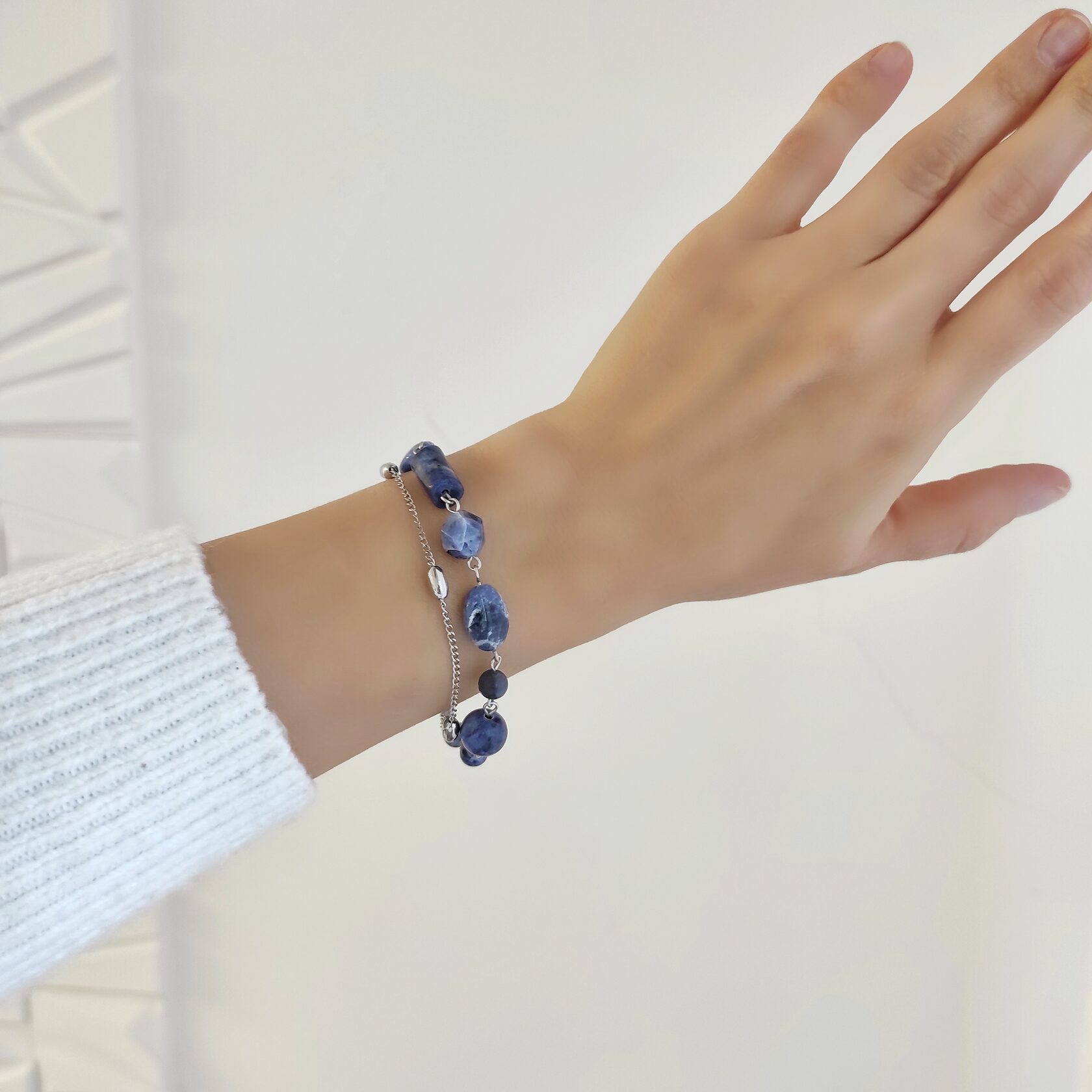 Браслет с содалитом и столбиками кварца Уценка