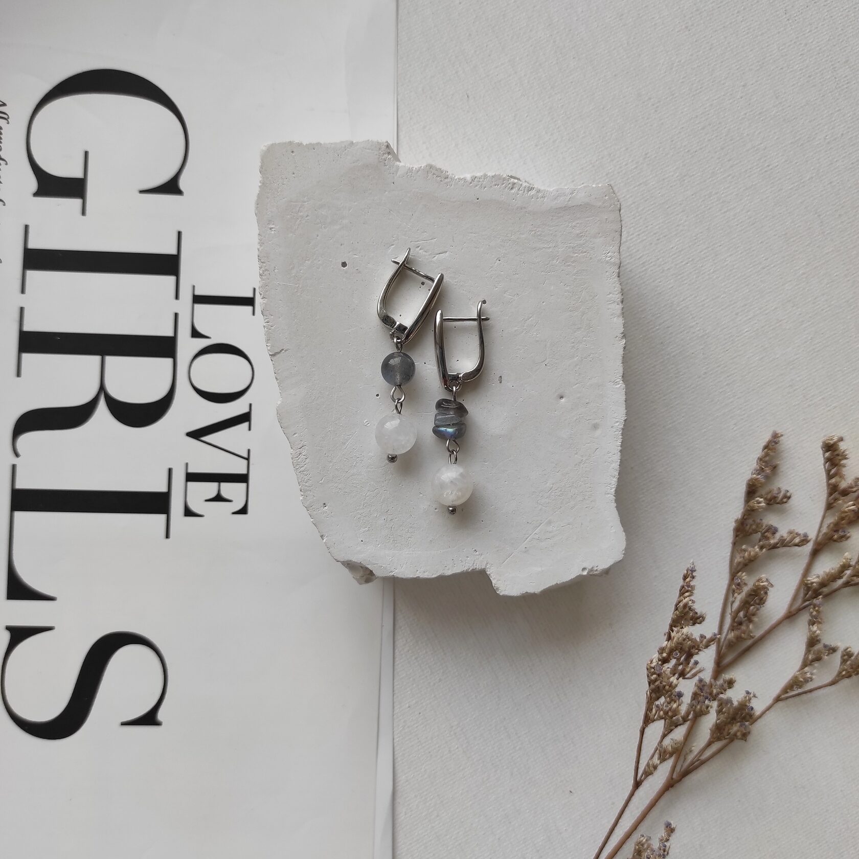 Серьги из лабрадора и лунного камня