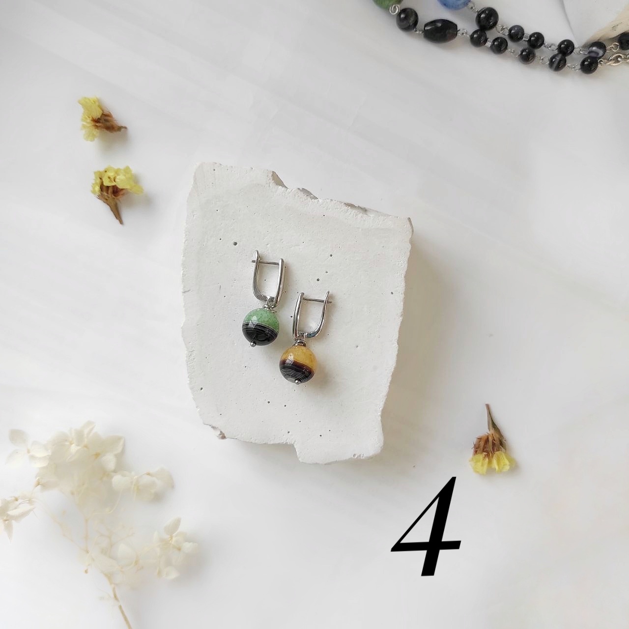 Серьги из черного агата с включением кварца в ассортименте