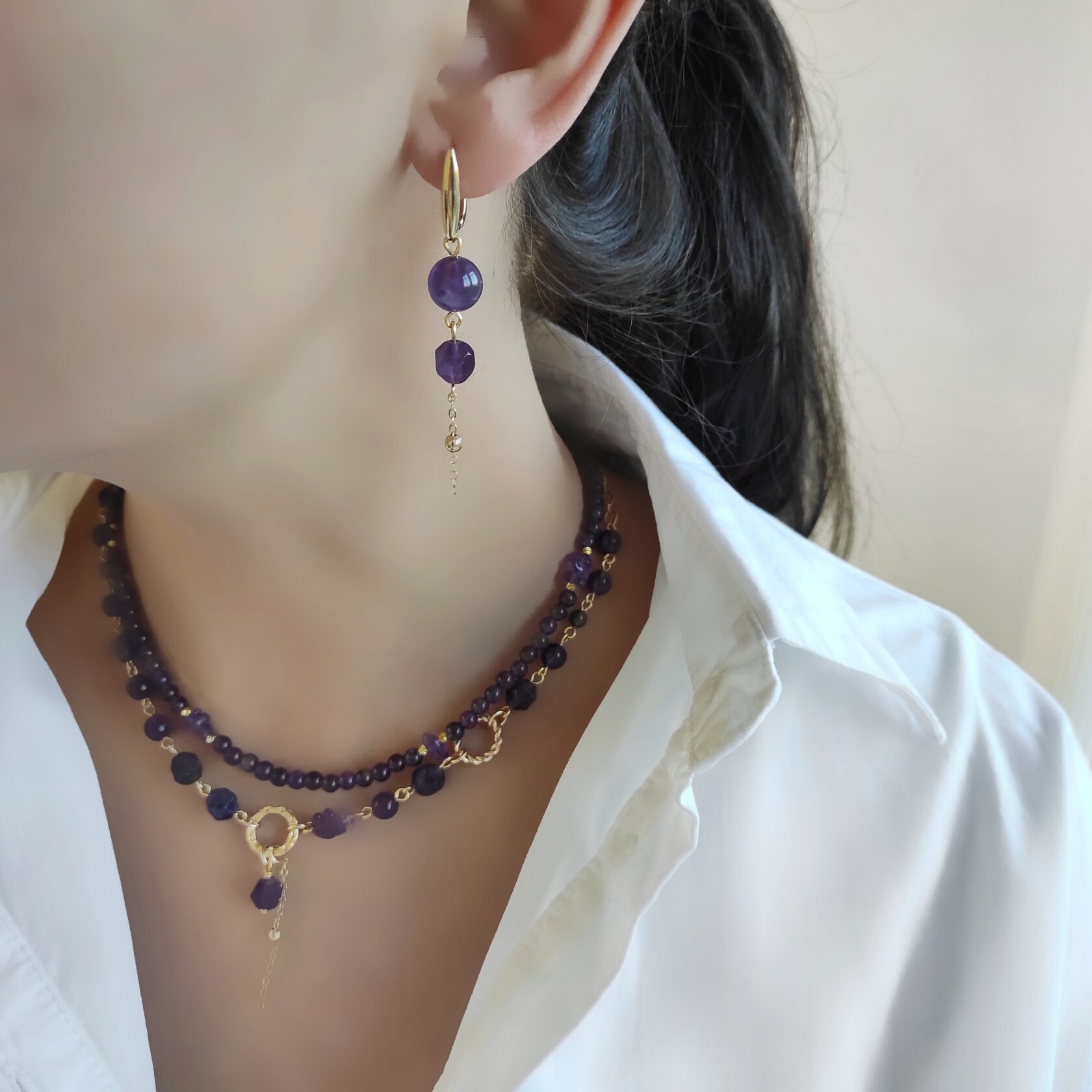 Серьги из аметистов в фурнитуре белый металл