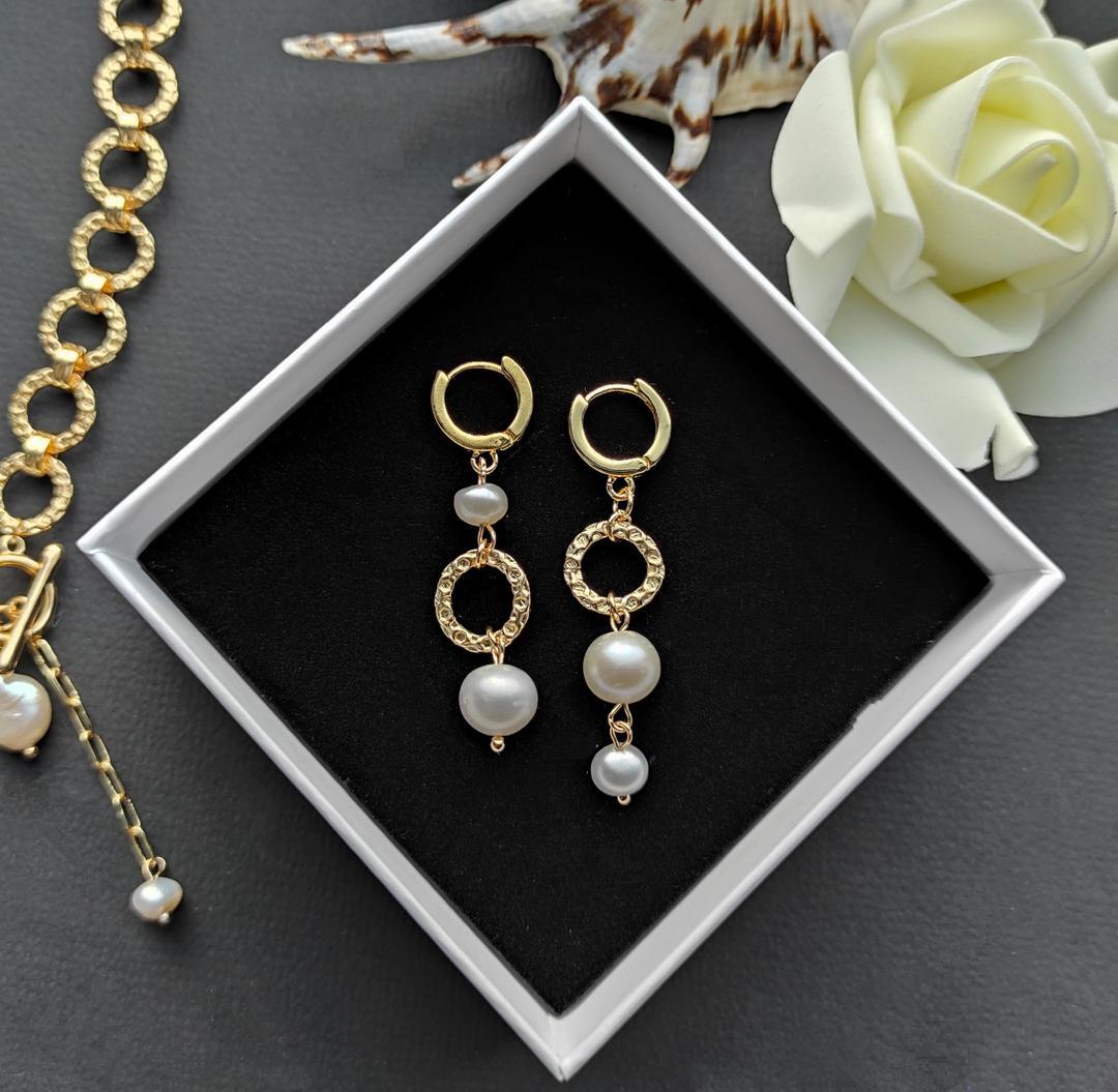 Серьги с жемчугом в позолоченной фурнитуре