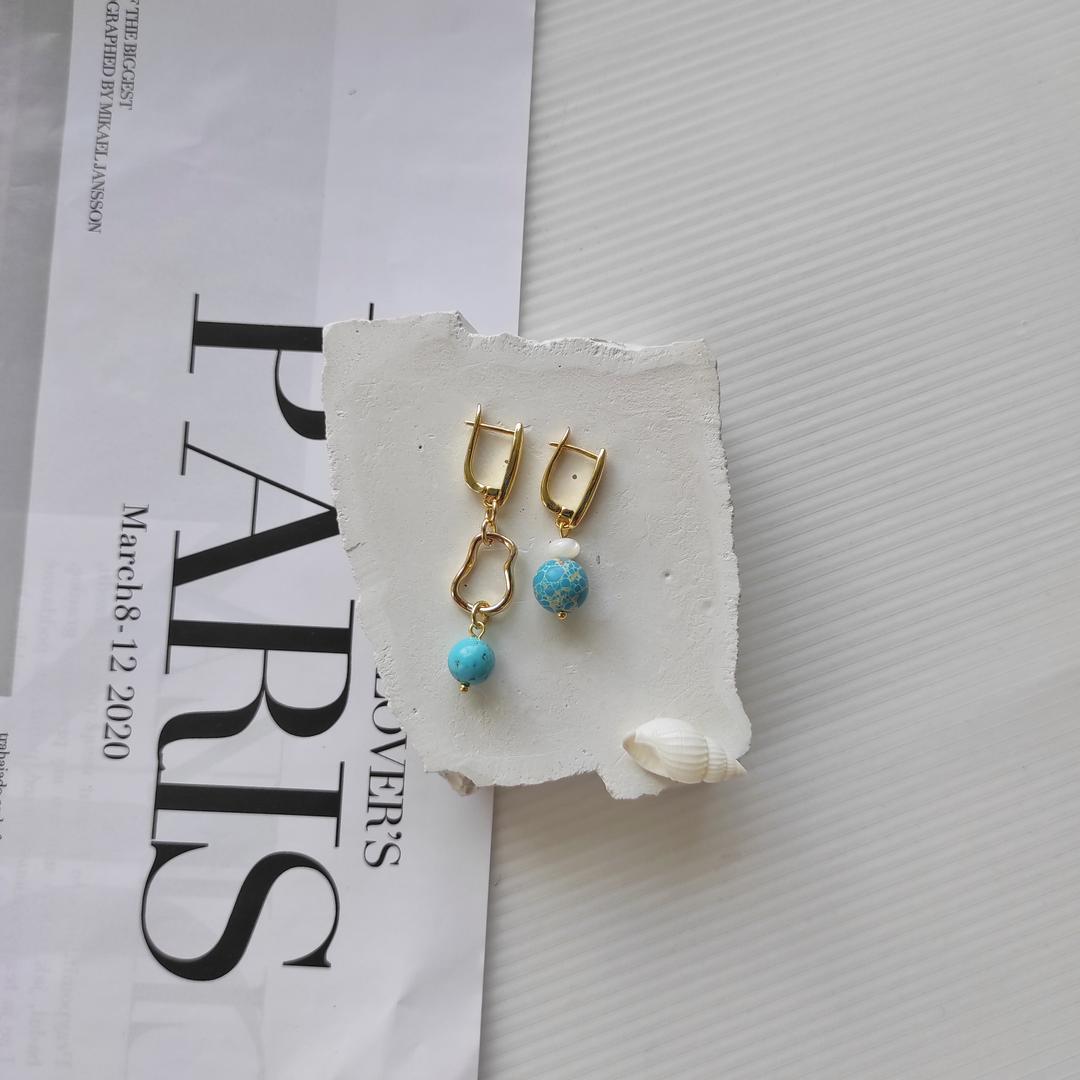 Серьги с турквенитом, варисцитом, перламутром