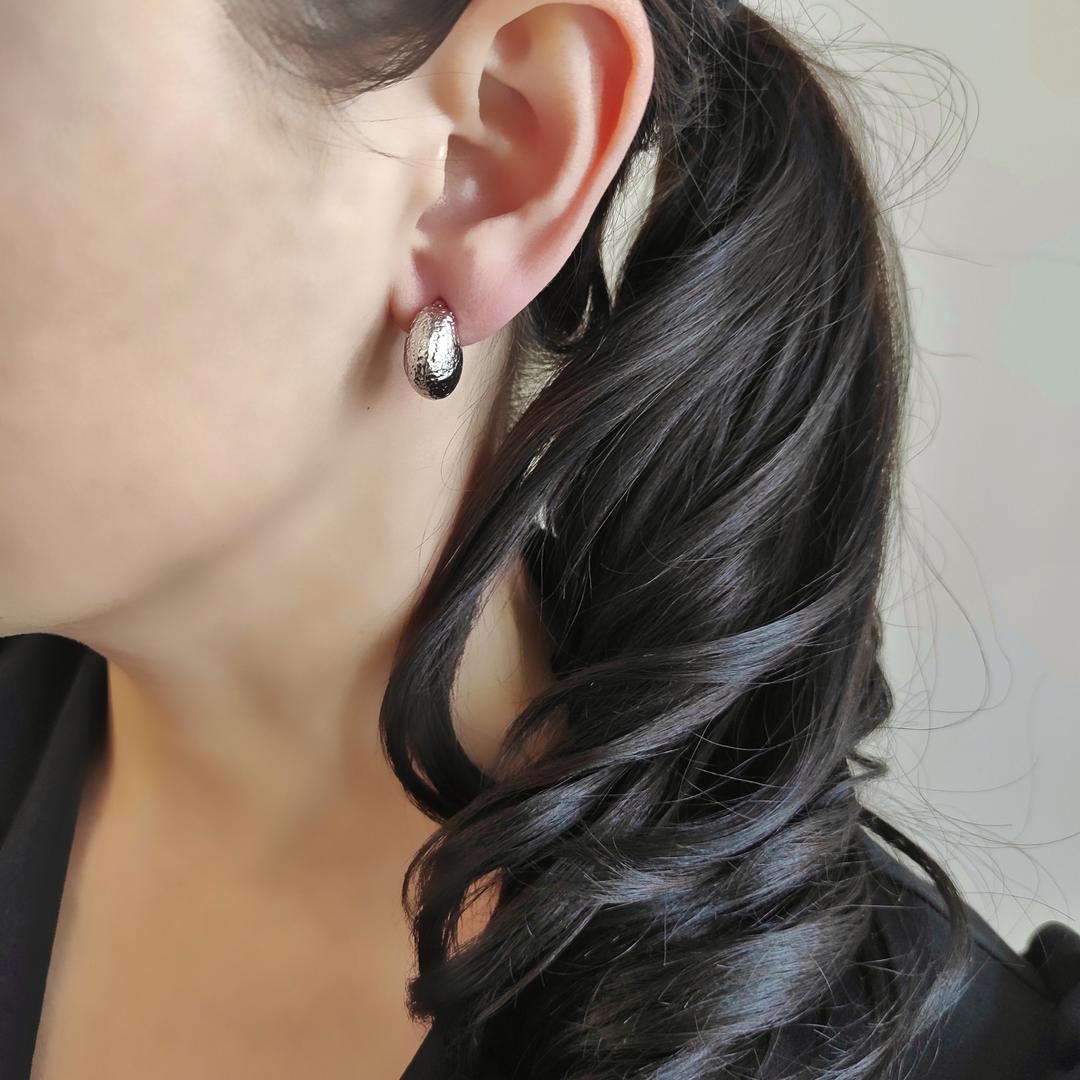 Серьги- капли с фактурной поверхностью