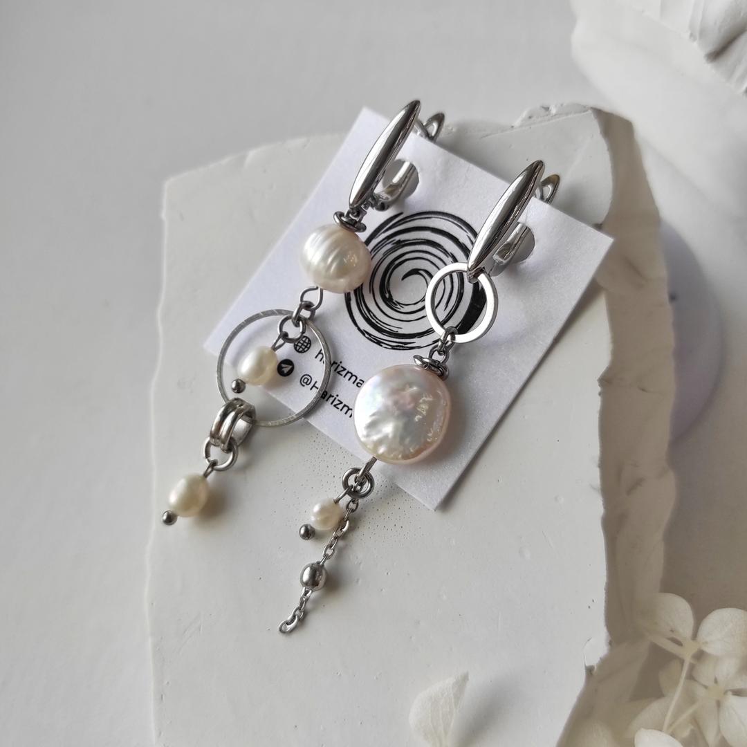 Серьги асимметрия с барочным жемчугом в белом металле