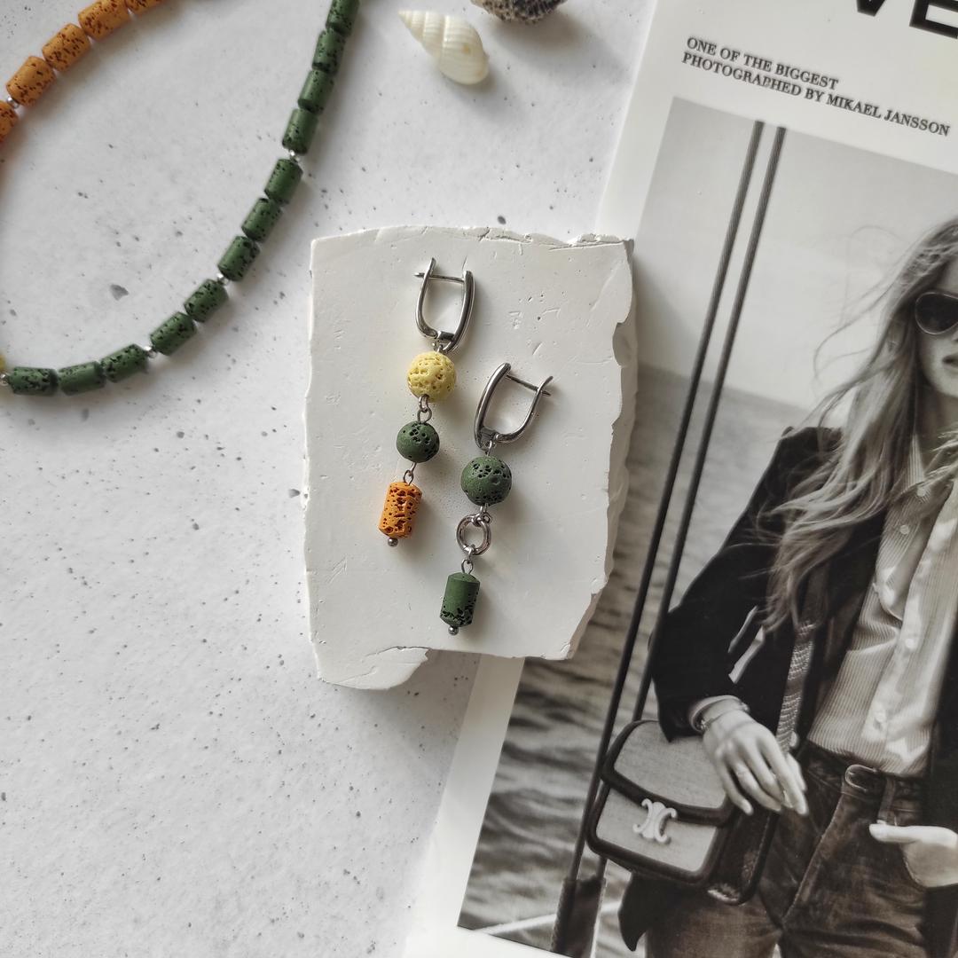 Серьги из вулканита, темно-зелёные оранжевые оттенки