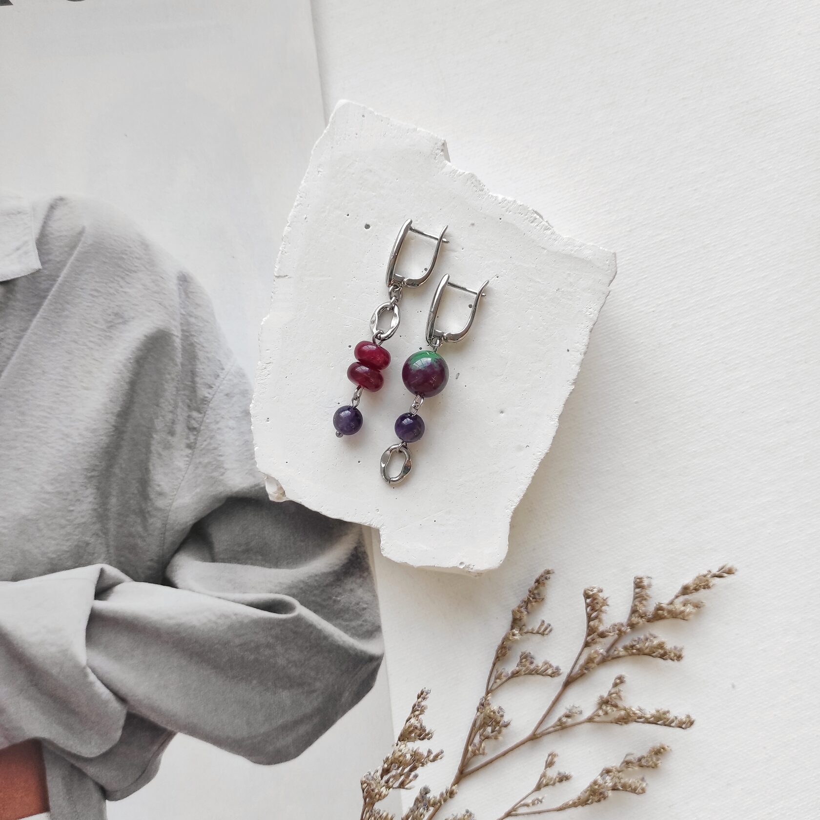 Серьги из аметиста и кварца зелёных, бордовых, малиновых оттенков