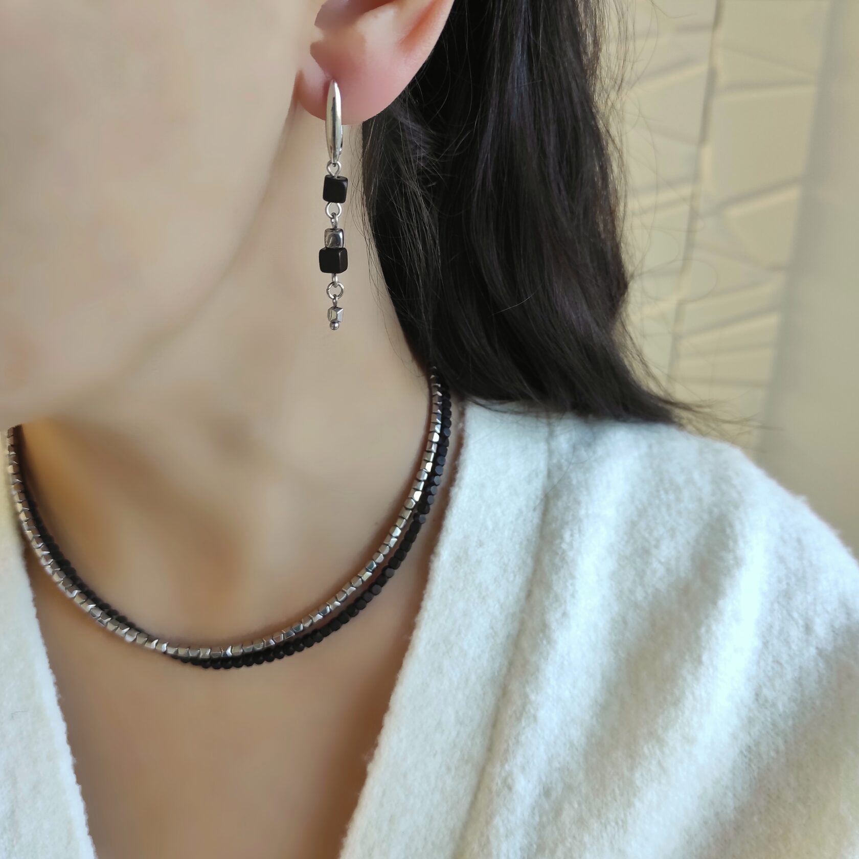 Серьги из гематита: матовый чёрный гематит + серебристый