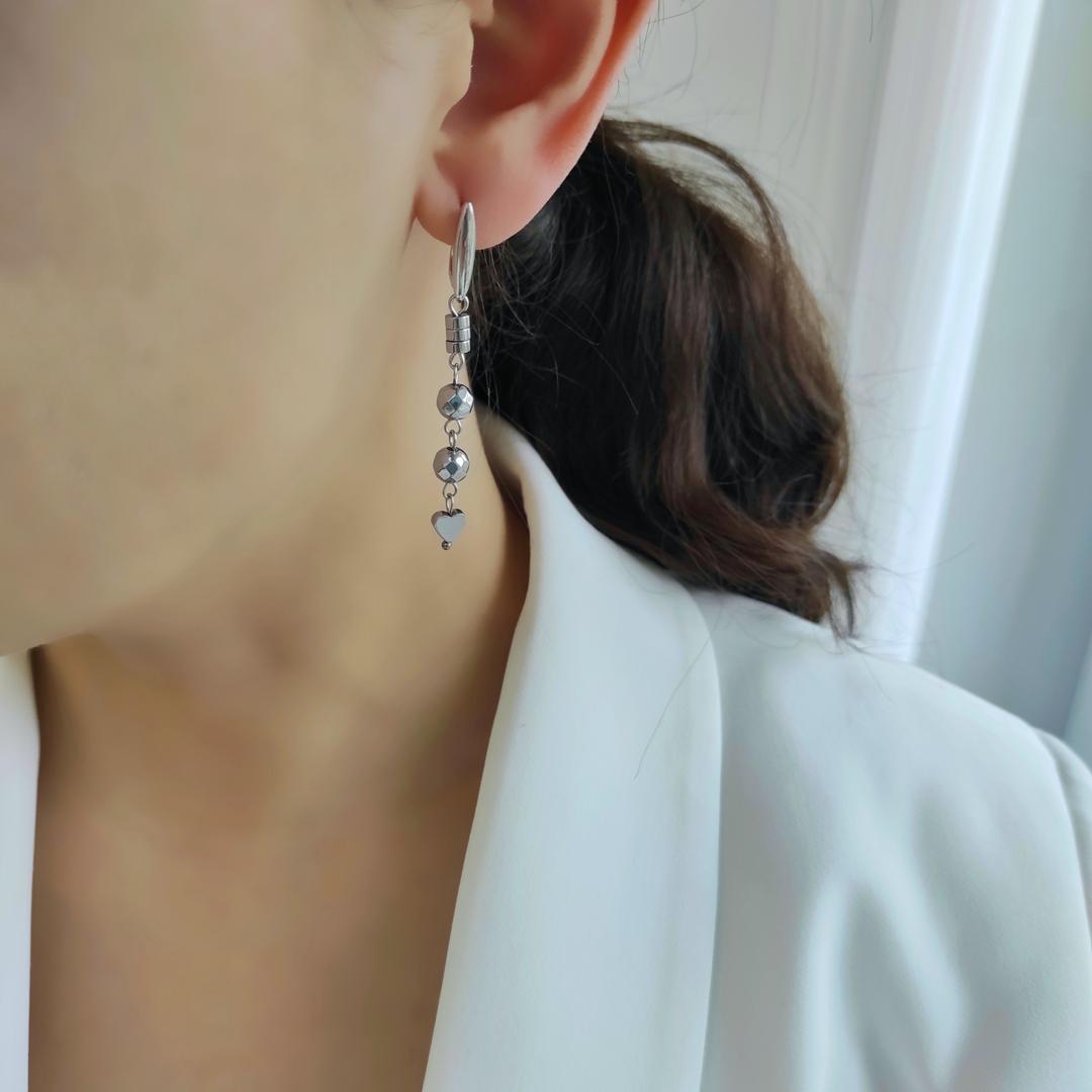 Серьги с серебристым гематитом, вулканитом