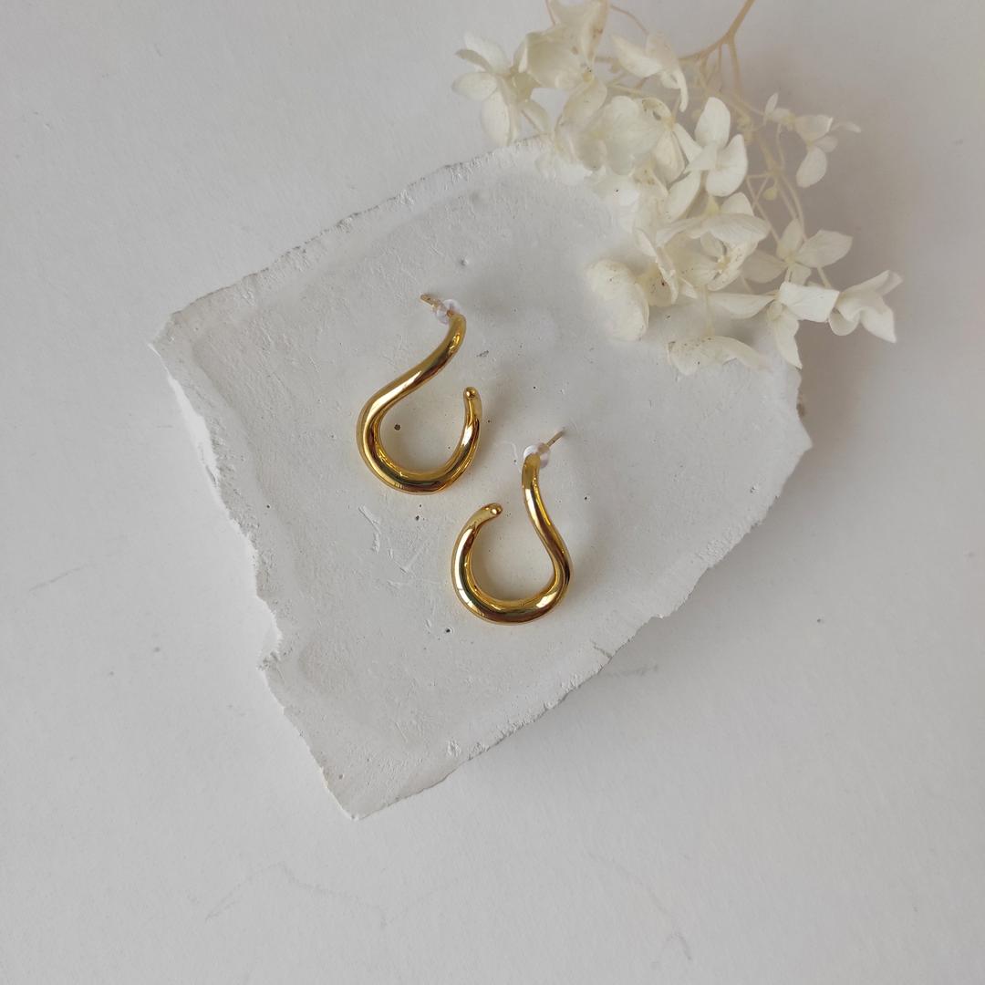 Серьги - гвоздик в позолоченой фурнитуре