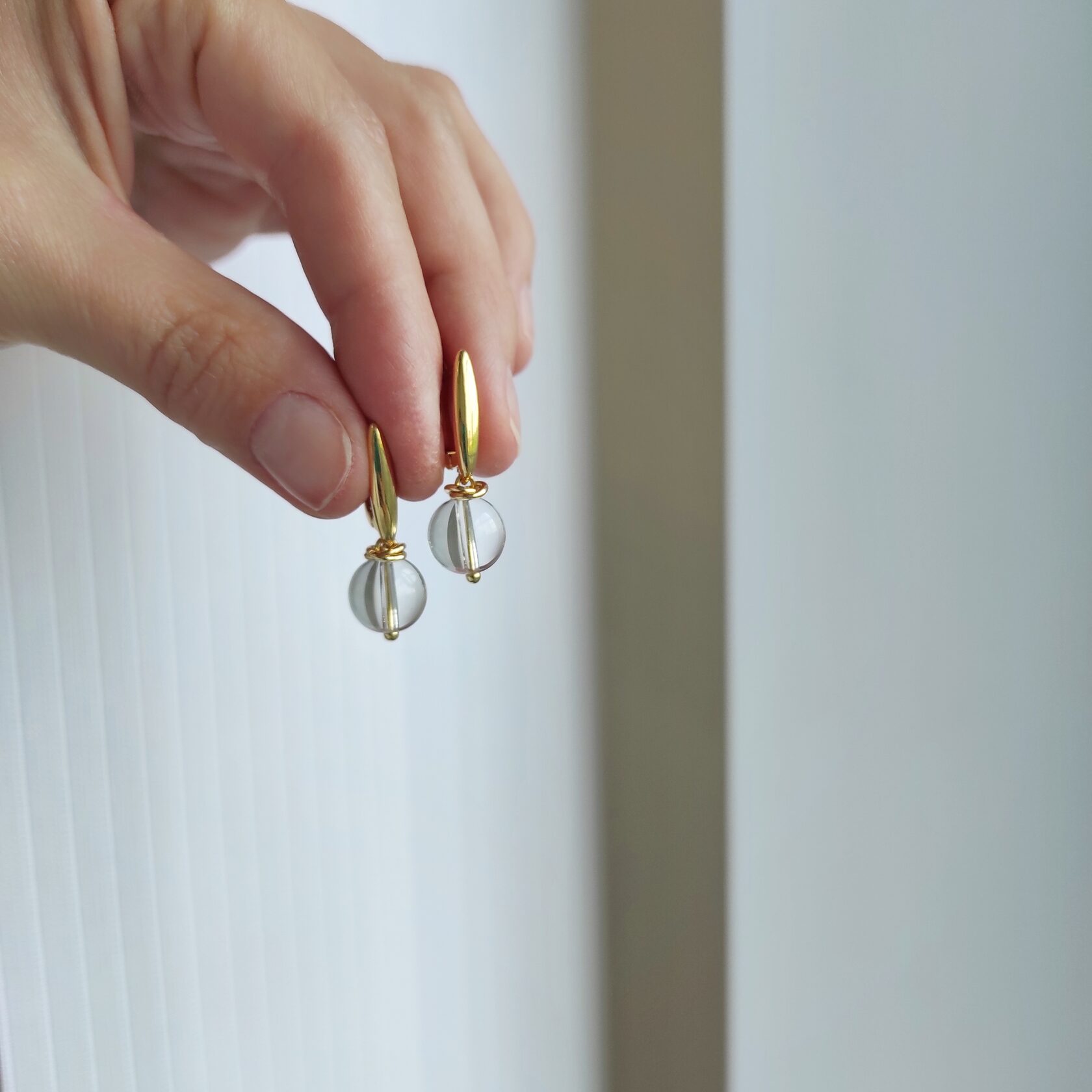 Серьги шарики с горным хрусталем 10мм, два варианта цвета фурнитуры