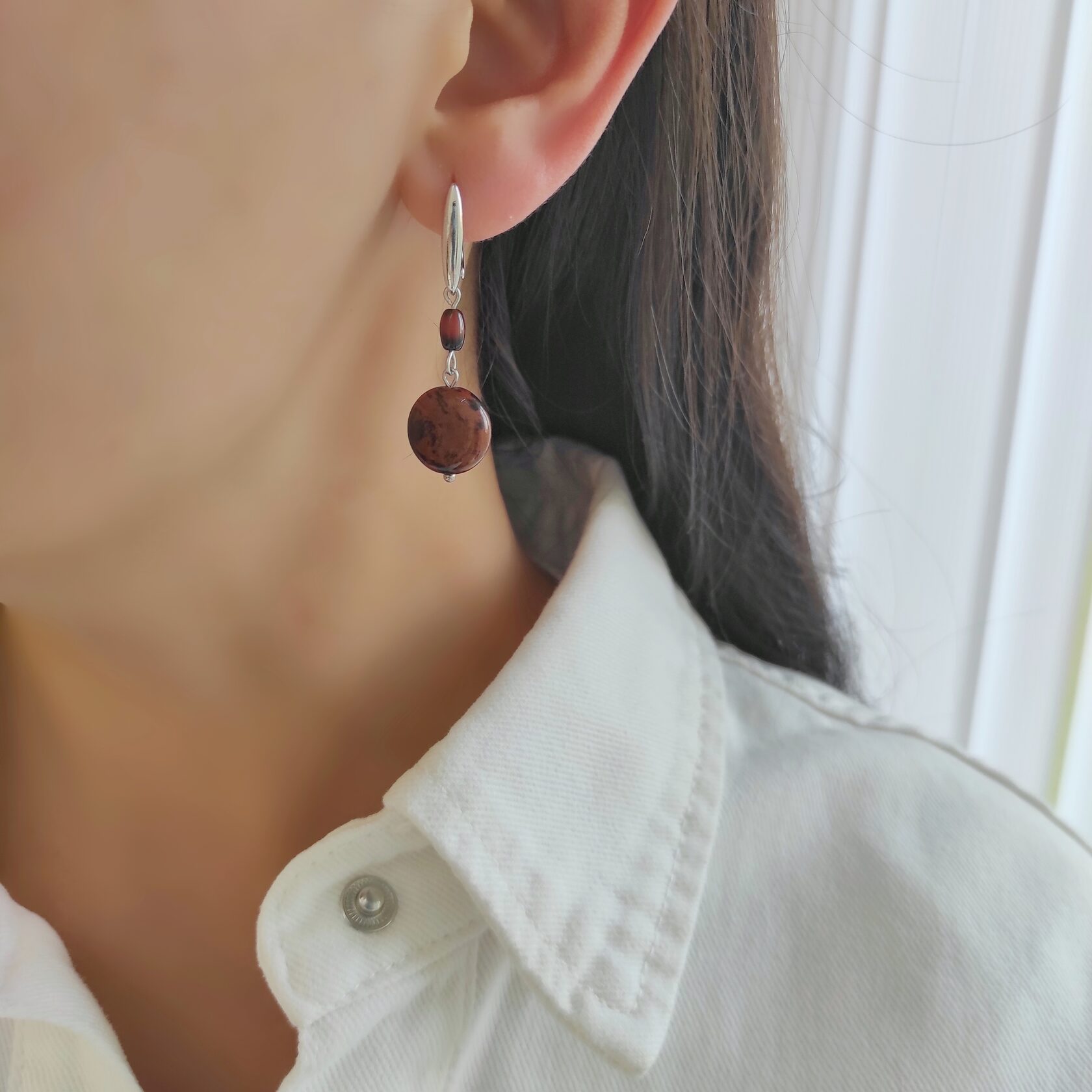 Серьги из обсидиана, агата и деревянного шарика из можжевельника