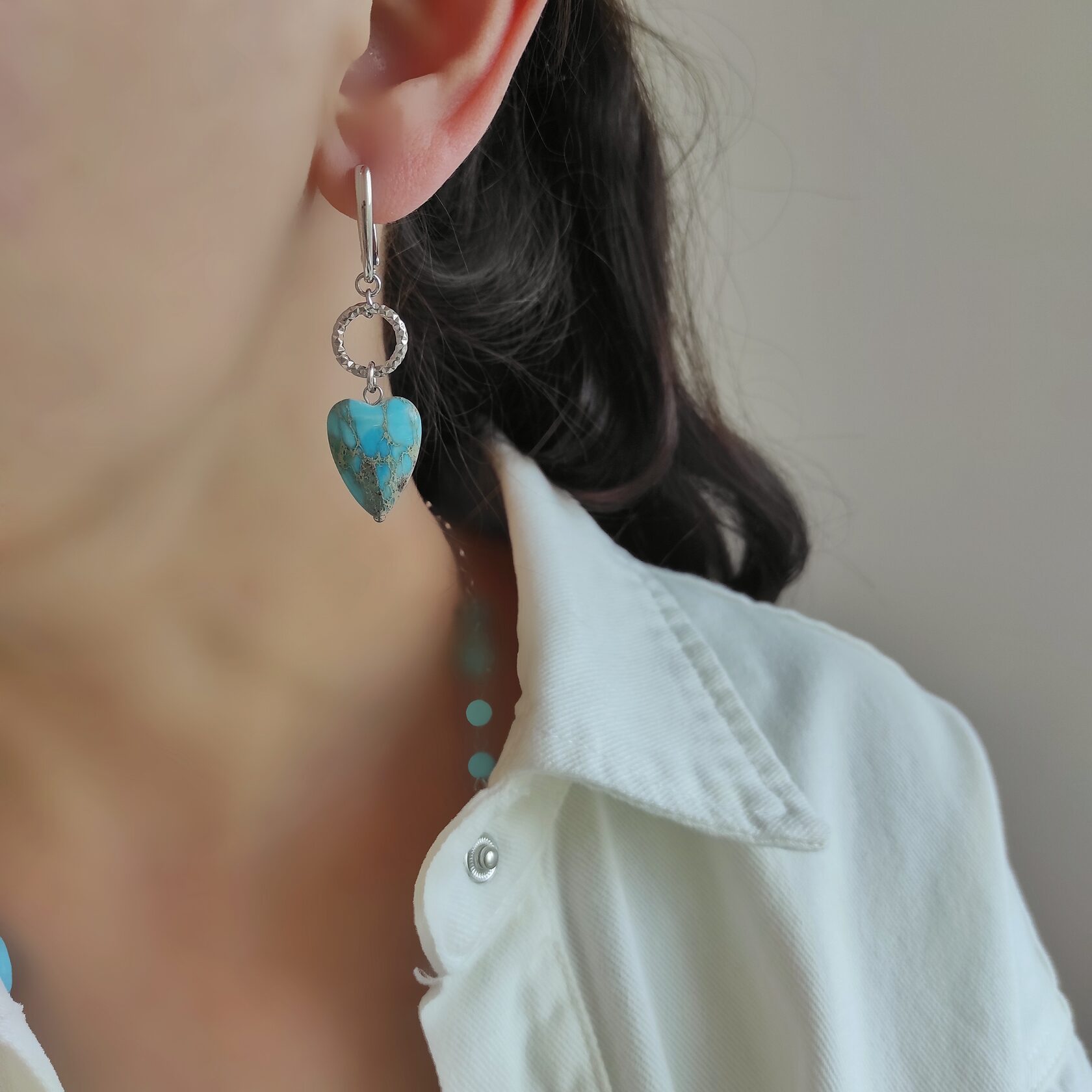 Серьги из варисцита асимметричная пара с сердечком