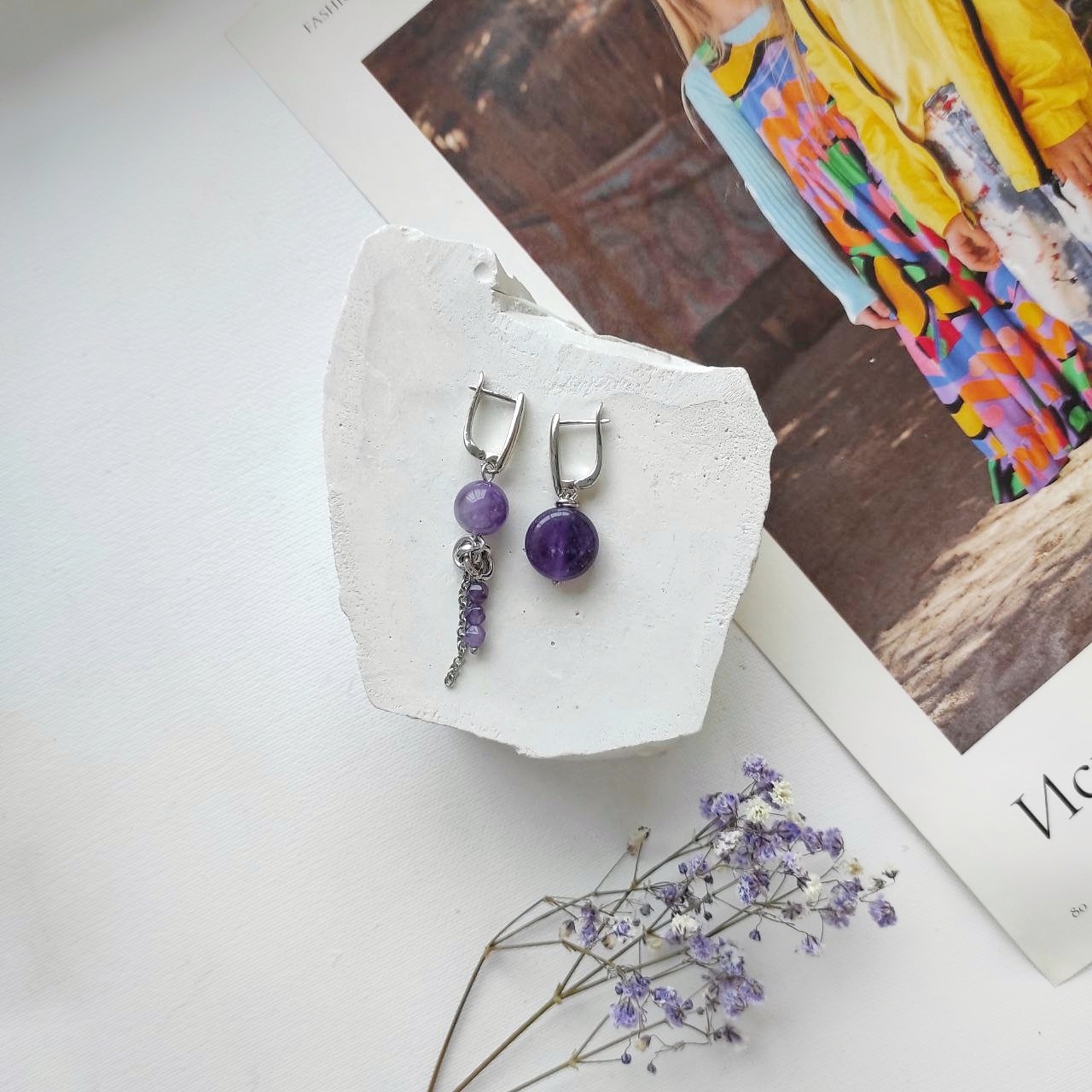 Серьги из аметистов в фурнитуре из стали