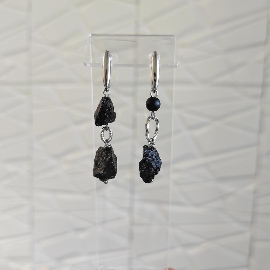 Серьги с черным турмалином (шерл), камни неправильной формы