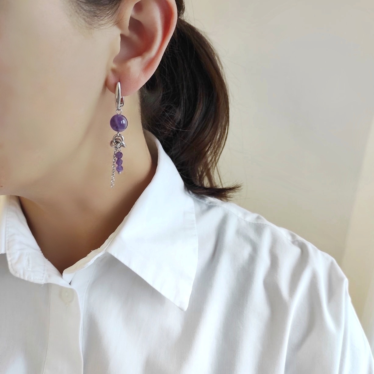 Серьги из аметистов в фурнитуре из стали