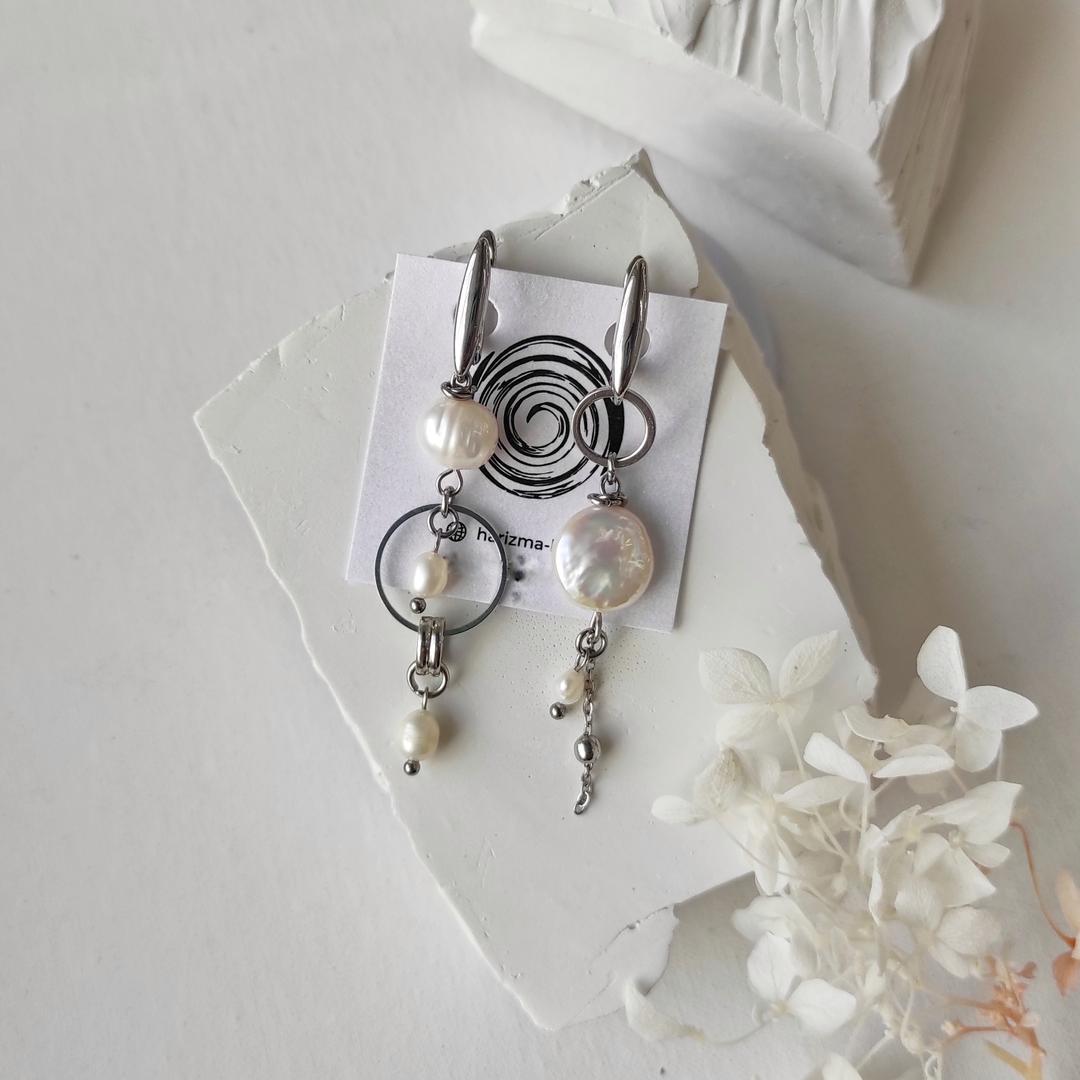 Серьги асимметрия с барочным жемчугом в белом металле