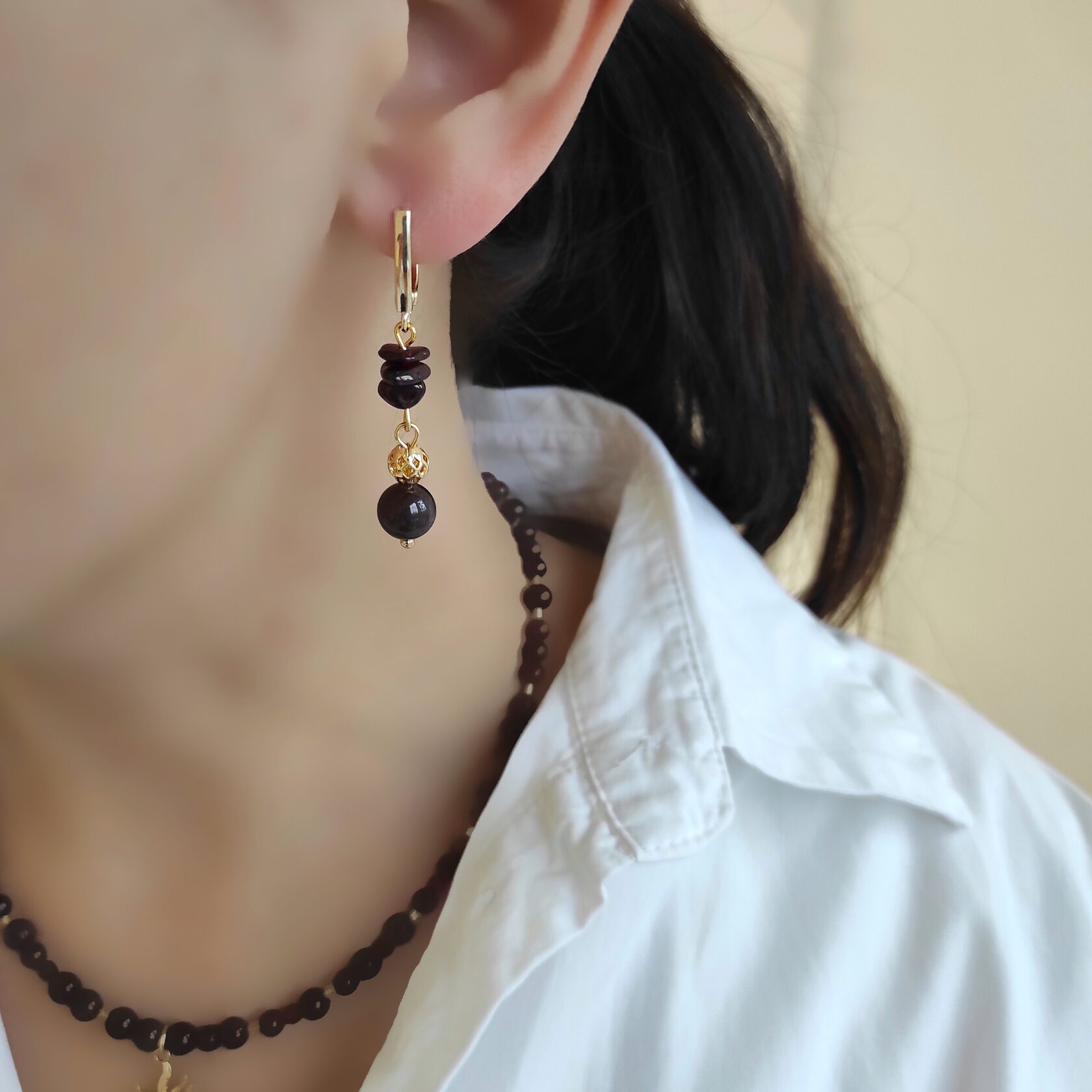 Серьги из граната в позолоченной фурнитуре