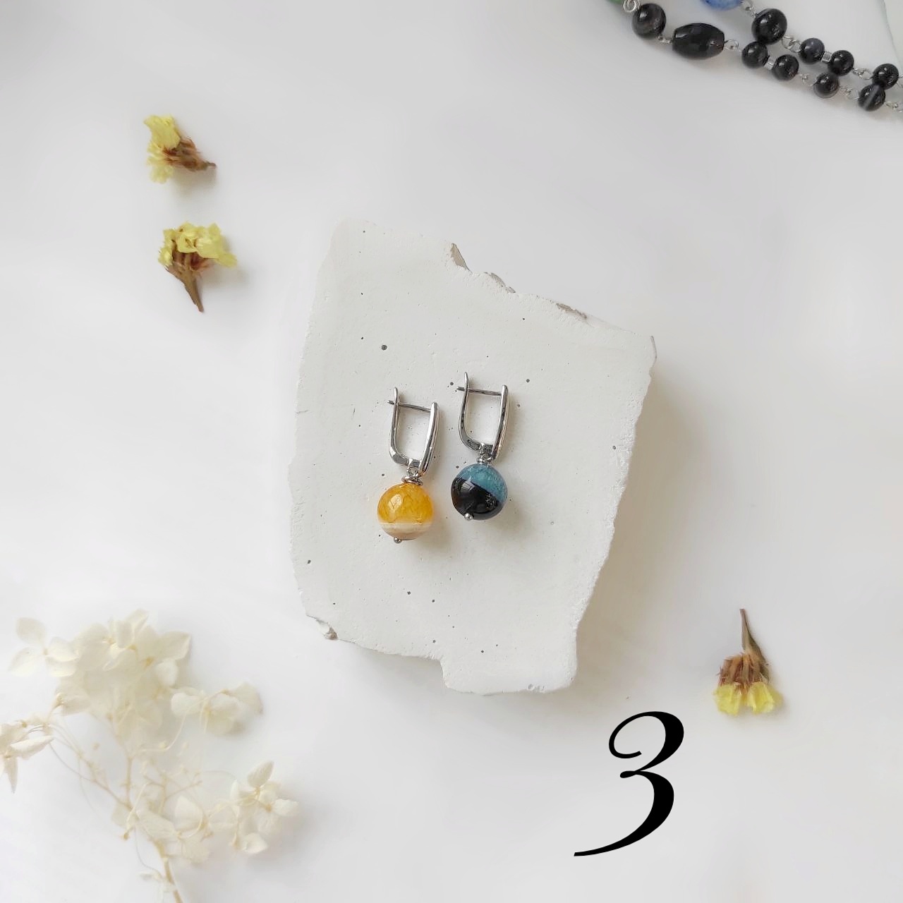 Серьги из черного агата с включением кварца в ассортименте